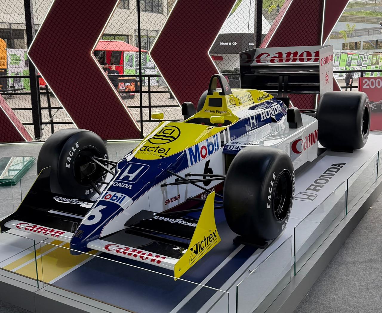 Williams FW11