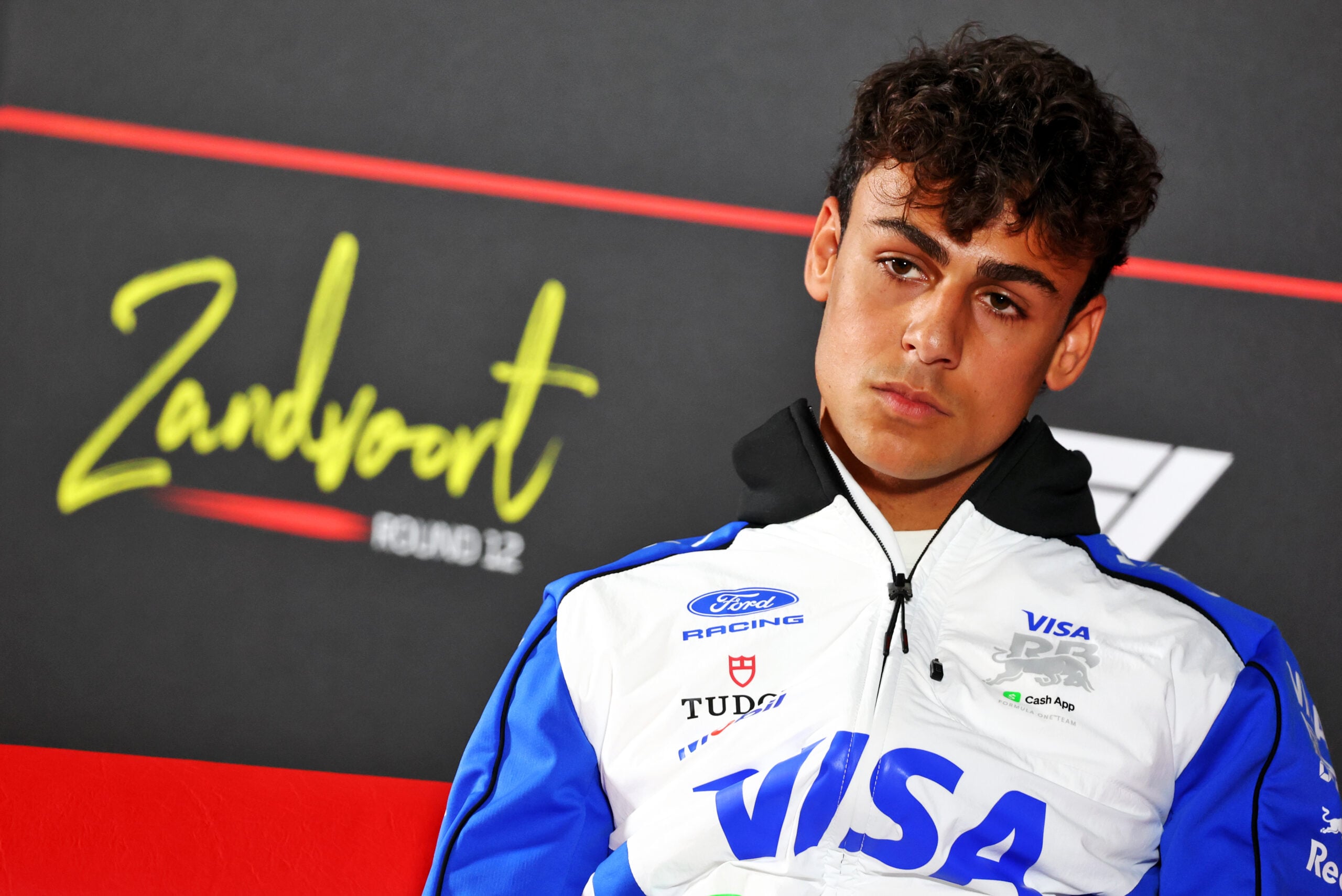 F1: Lindblad destaca pontos conquistados e vê desafio técnico em Madrid Arvid Lindblad (GBR) Racing Bulls Formula One Team in the FIA Press Conference.
