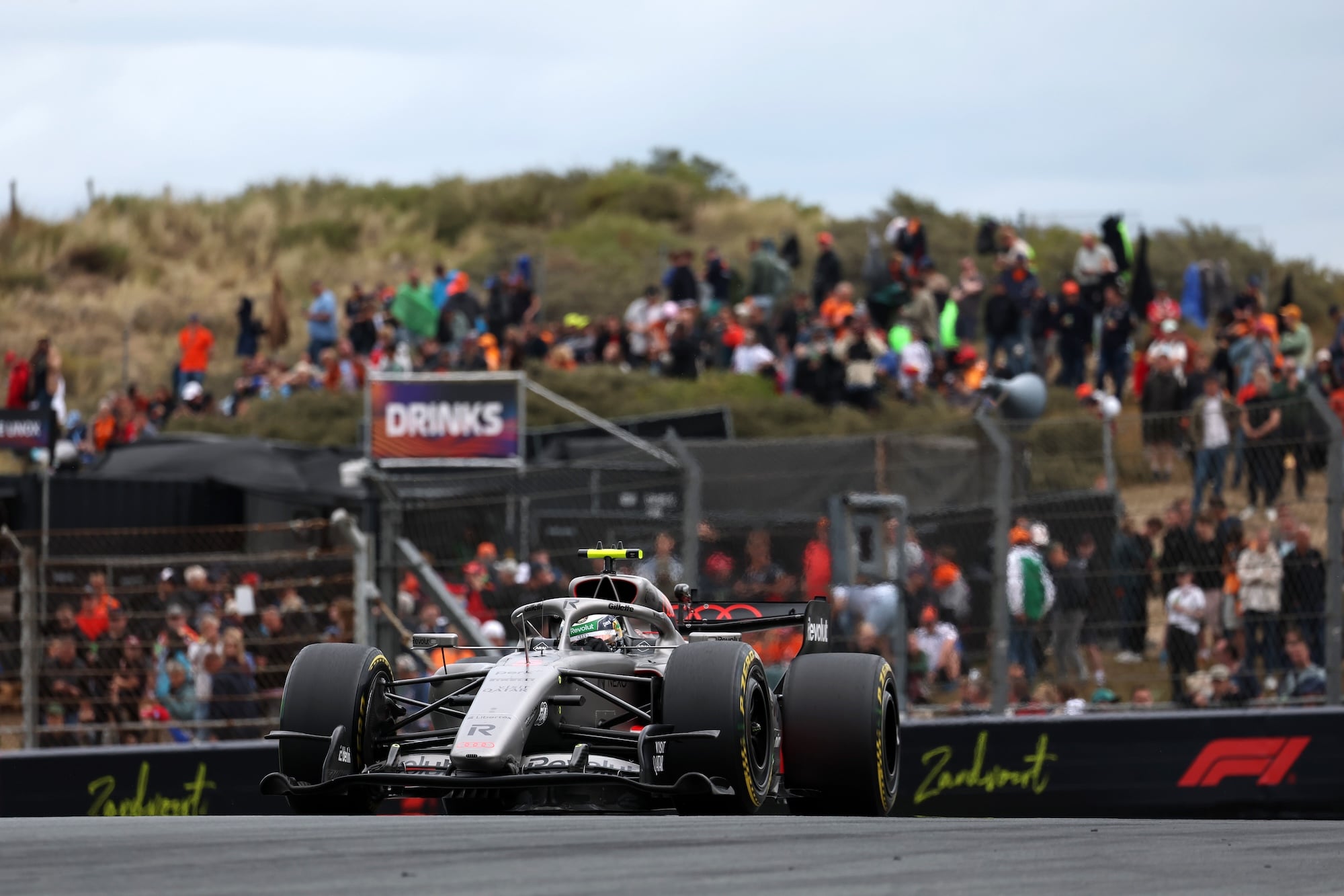 F1: Confira as imagens desta sexta-feira do GP da Holanda 2026 Gabriel Bortoleto (BRA) Audi F1 Team R26.