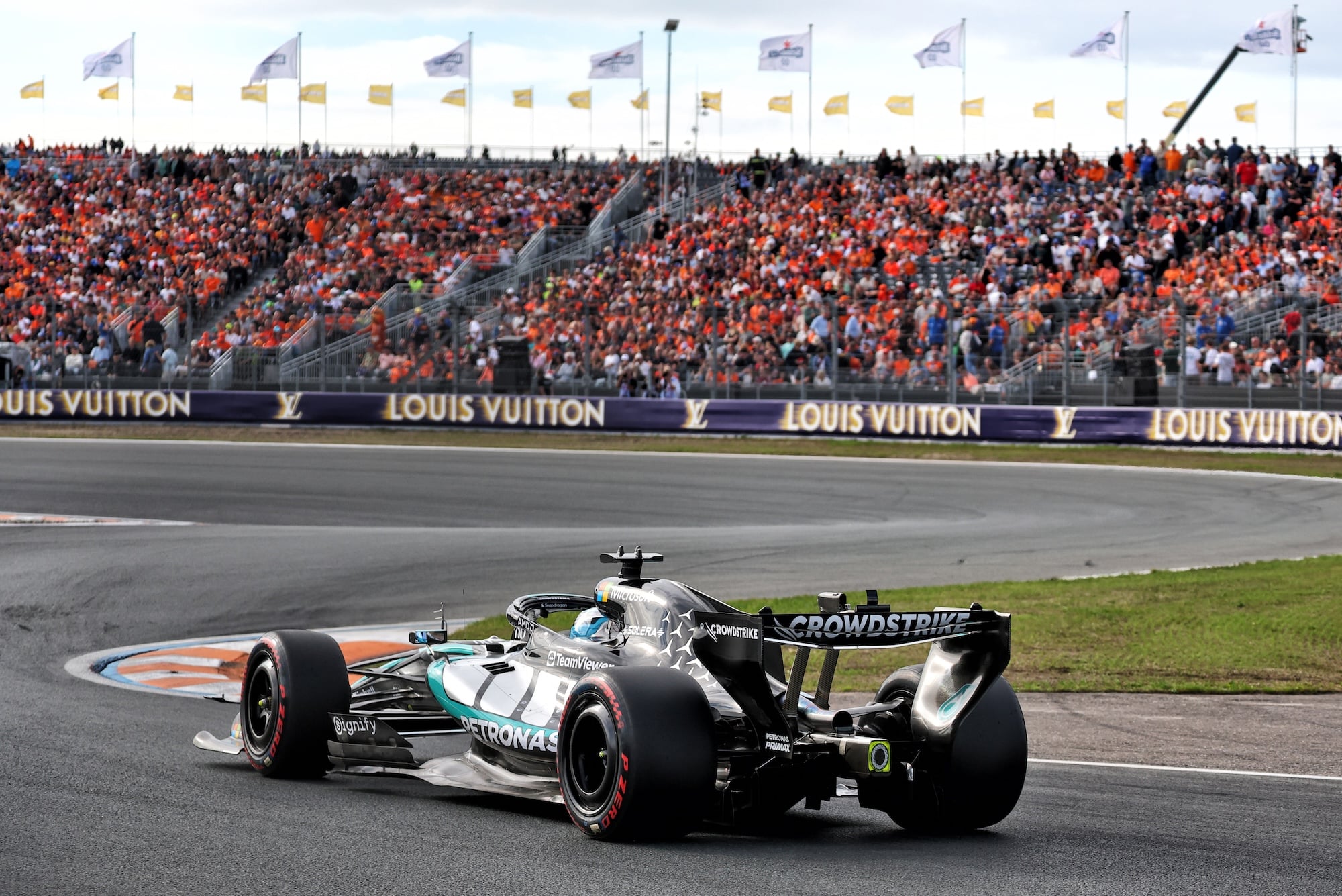 F1: Confira as imagens desta sexta-feira do GP da Holanda 2026 George Russell (GBR) Mercedes AMG Formula One Team W17.