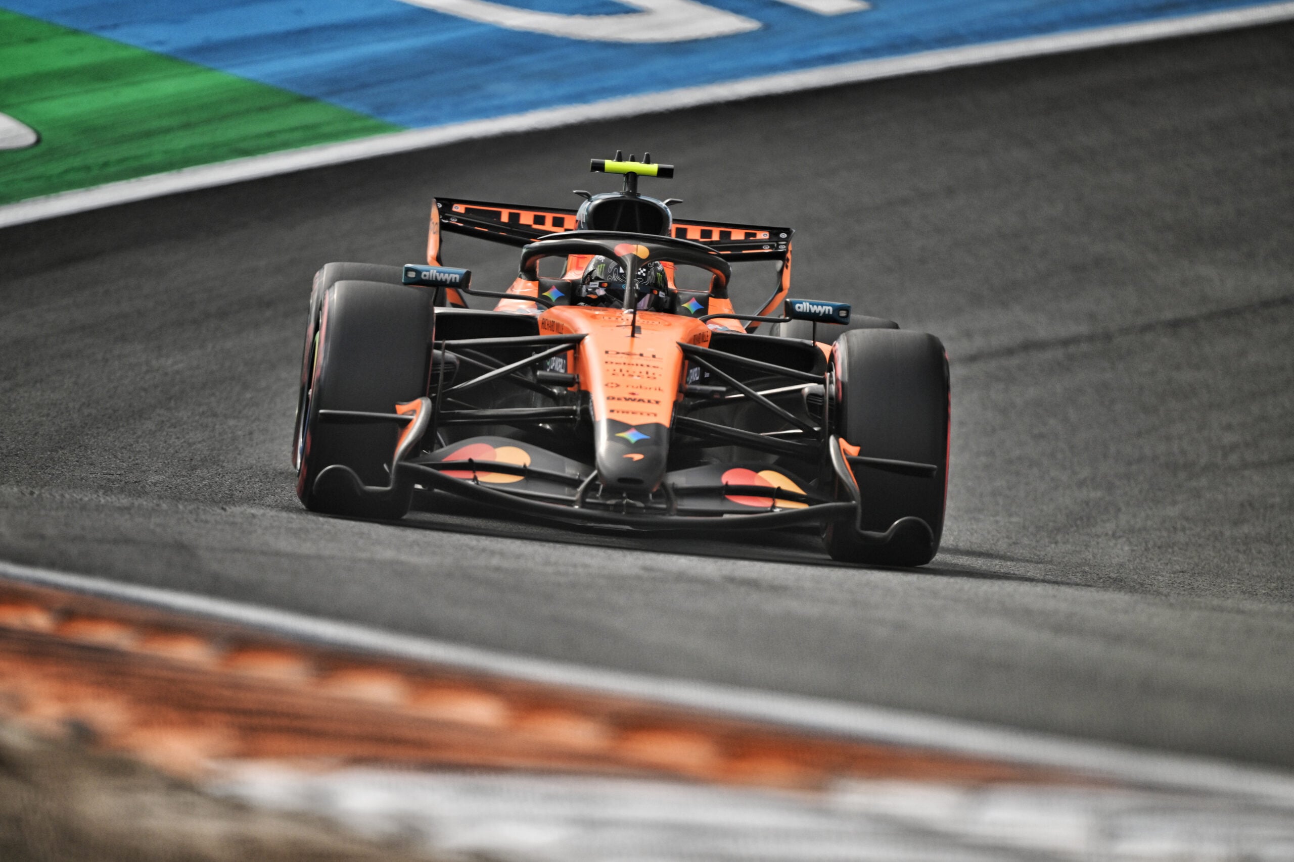 F1: Wolff admite avanço da McLaren e alerta Mercedes Lando Norris (GBR) McLaren F1 Team MCL40.