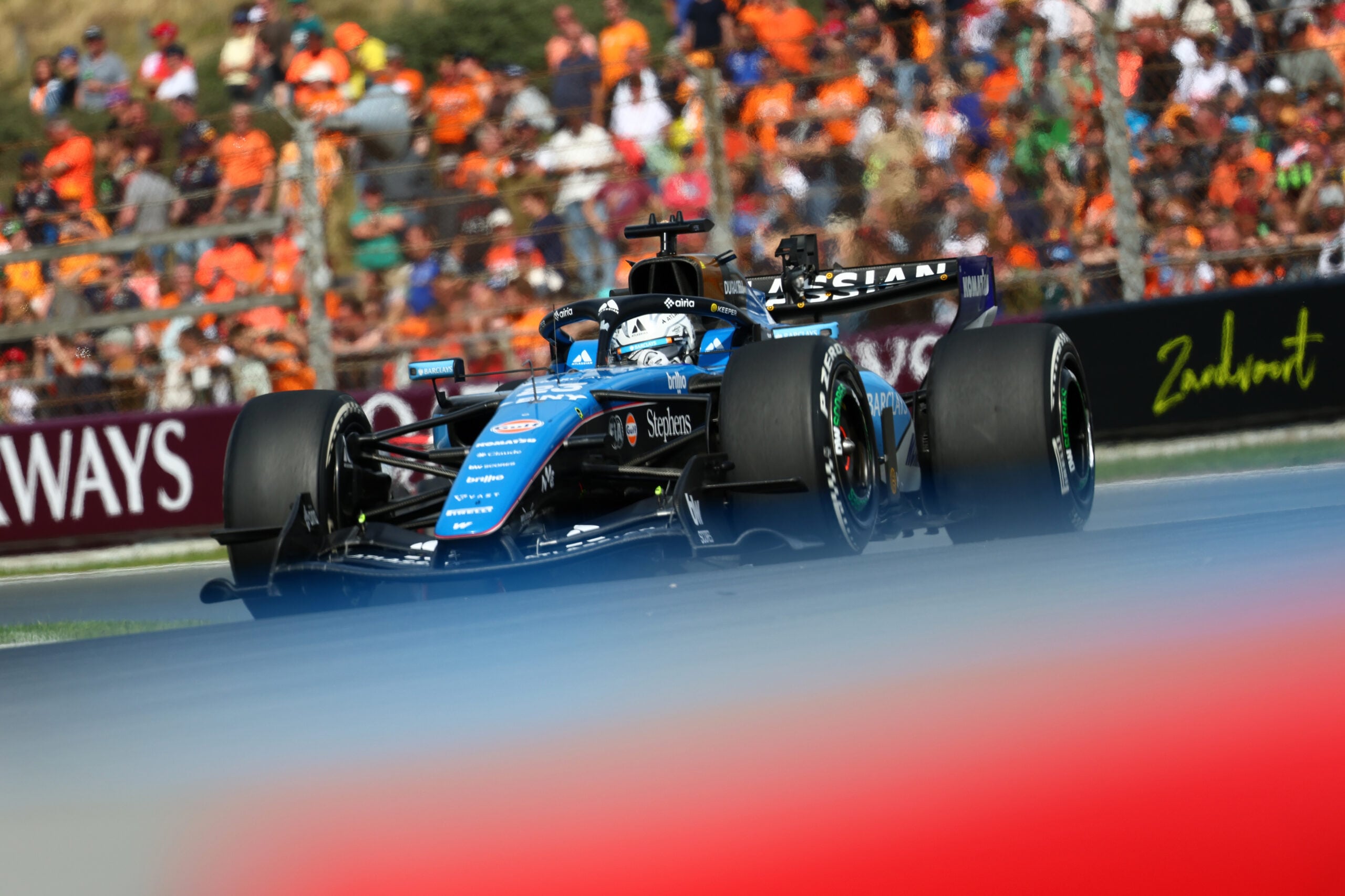 F1: Vowles dá dura declaração sobre Williams em 2026: "São 20 anos de falta de investimento" Alexander Albon (THA) Williams F1 Team FW48.