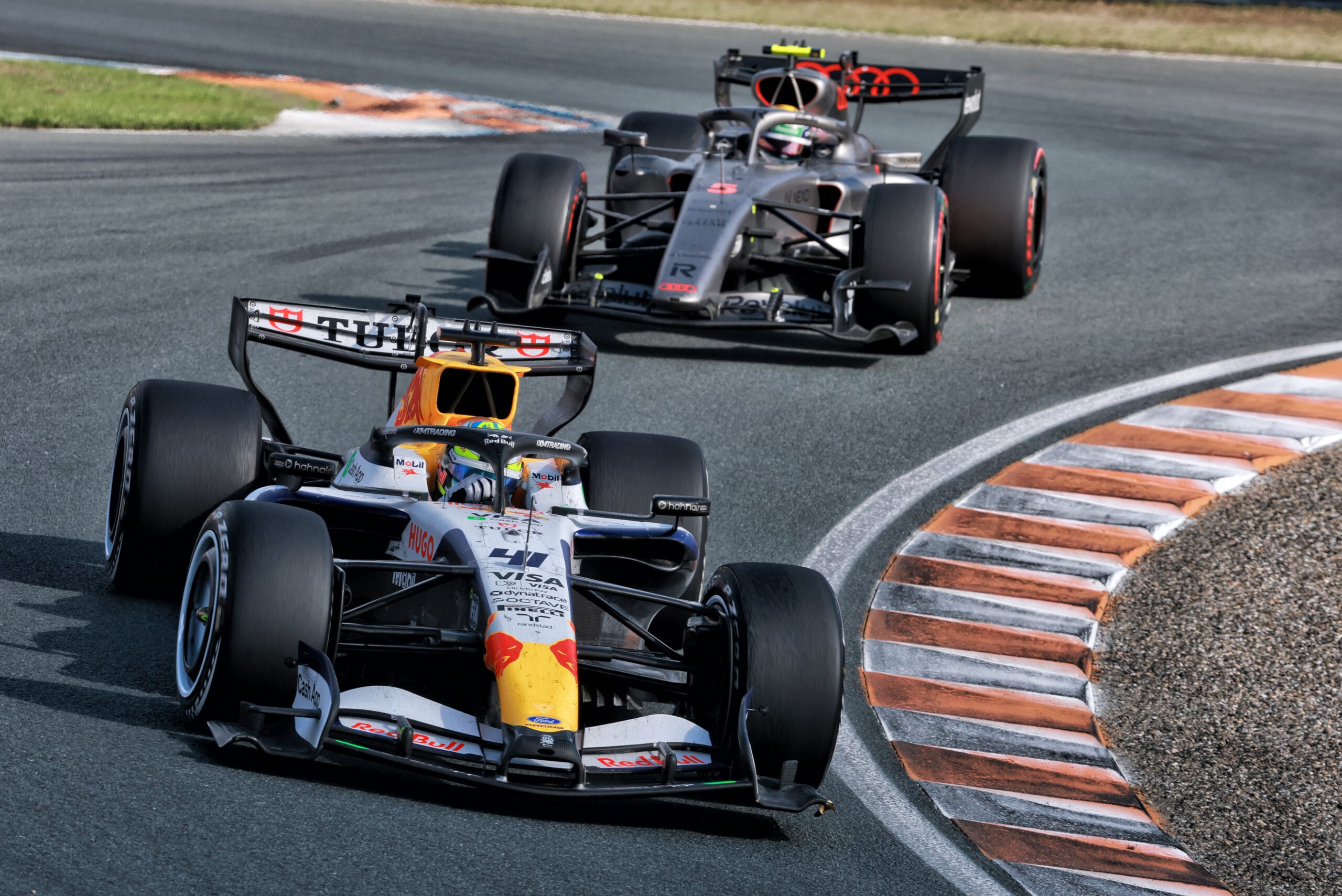 F1: Lindblad fala em punição "rigorosa e extrema" no GP da Holanda Arvid Lindblad (GBR) Racing Bulls Formula One Team VCARB 03.