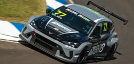 TCR: Raphael Reis leva a melhor sobre Pernía e vence em Concordia