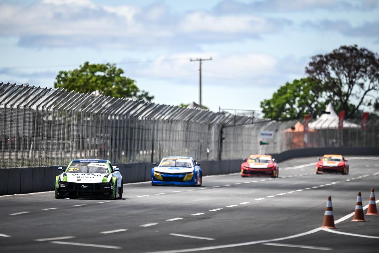 NASCAR Brasil: Ricardo Maurício volta a liderar e fecha TL2 na frente em Curvelo NASCAR Brasil: Ricardo Maurício volta a liderar e fecha TL2 na frente em Curvelo