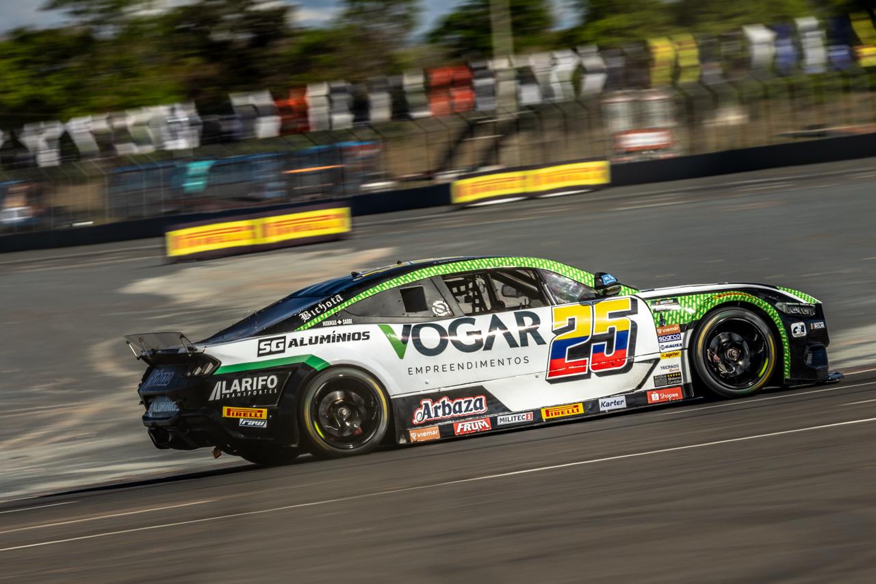 Tatiana Calderón conquista vitória inédita e entra para a história da NASCAR Brasil Tatiana Calderón conquista vitória inédita e entra para a história da NASCAR Brasil