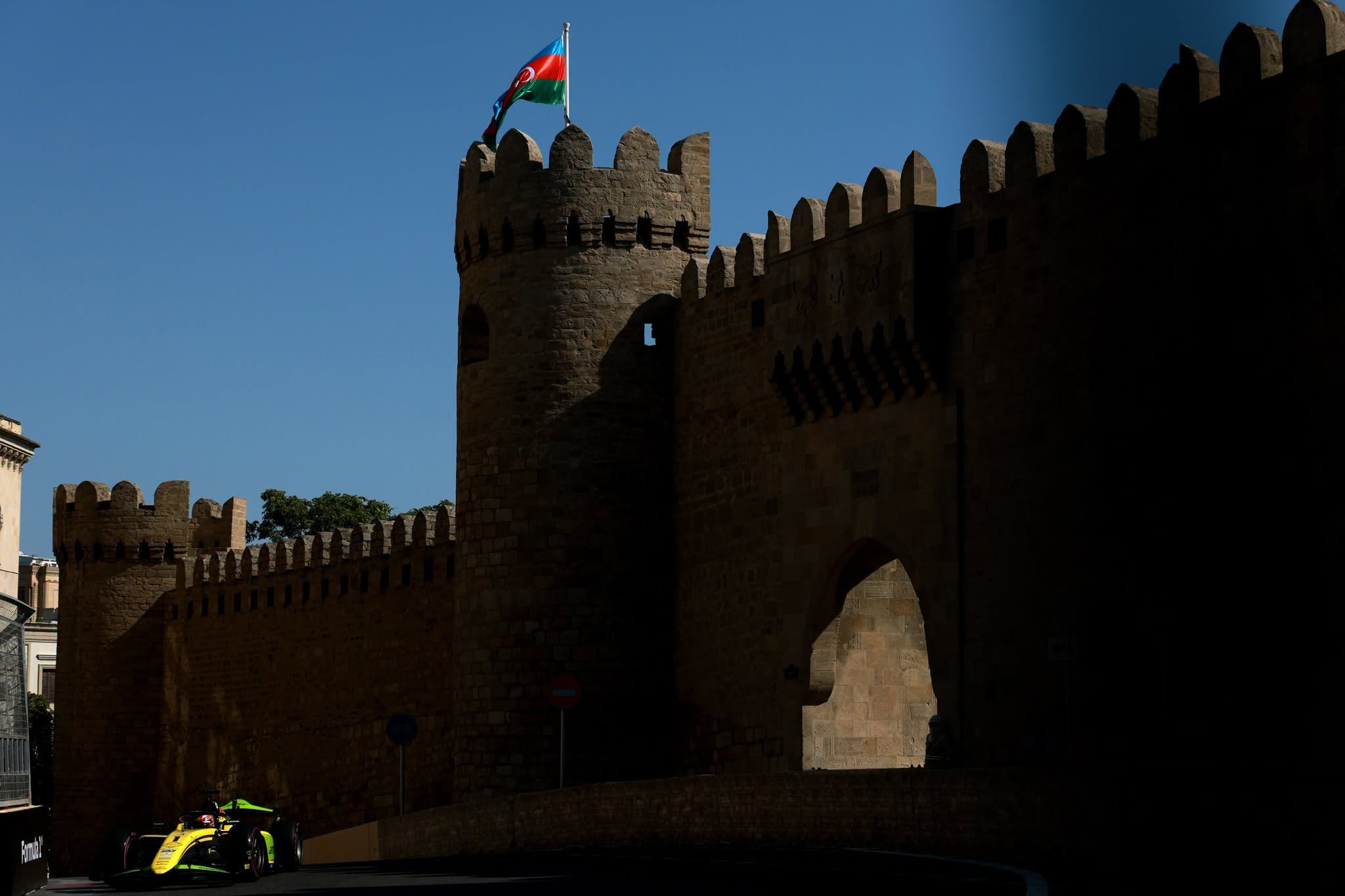 Com Câmara na liderança, confira a classificação da F2 após a corrida principal 1 em Baku Rafael Câmara