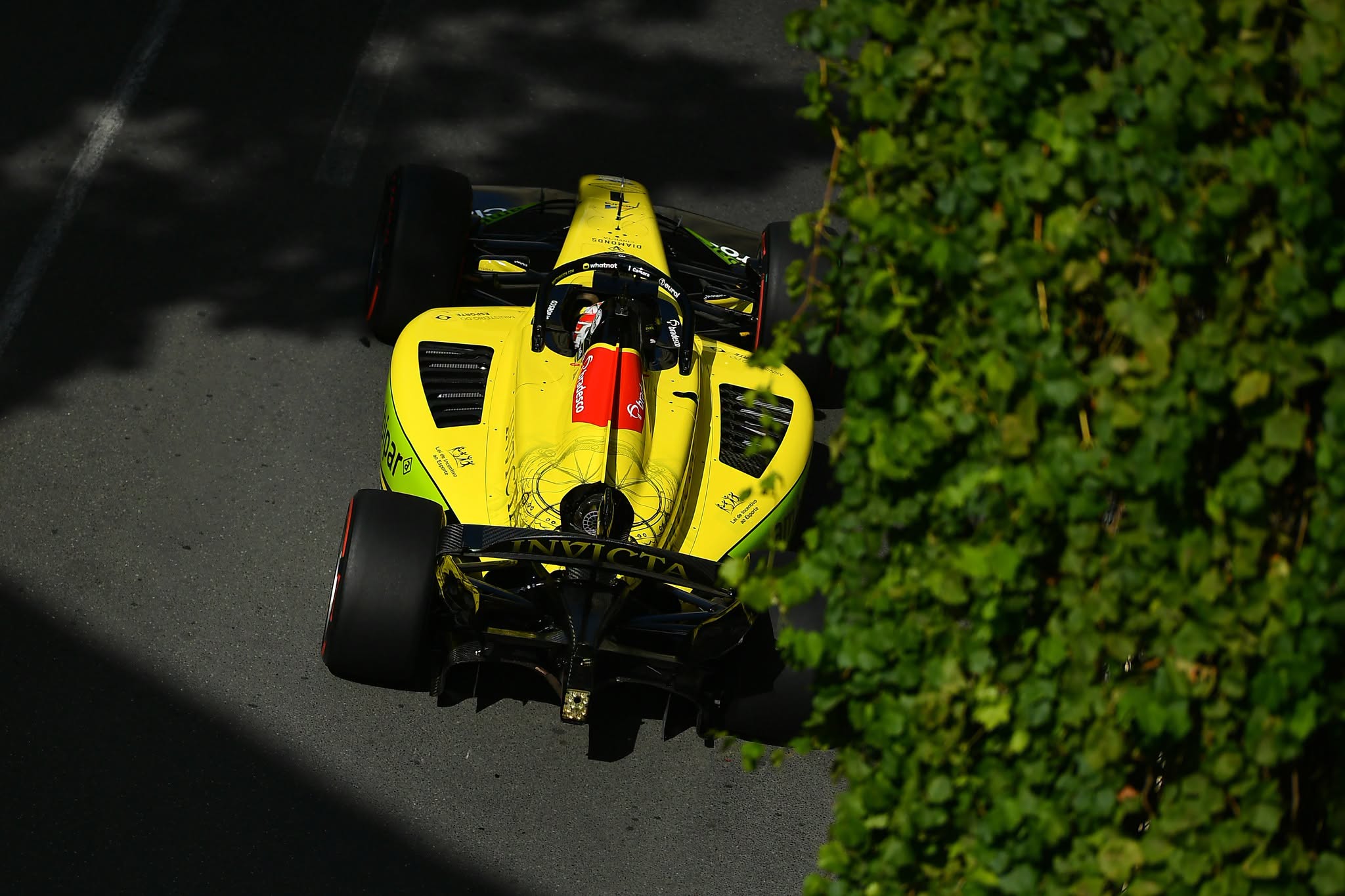 Rafael Câmara parte do top-5 nas duas corridas principais da F2 em Baku Rafael Câmara