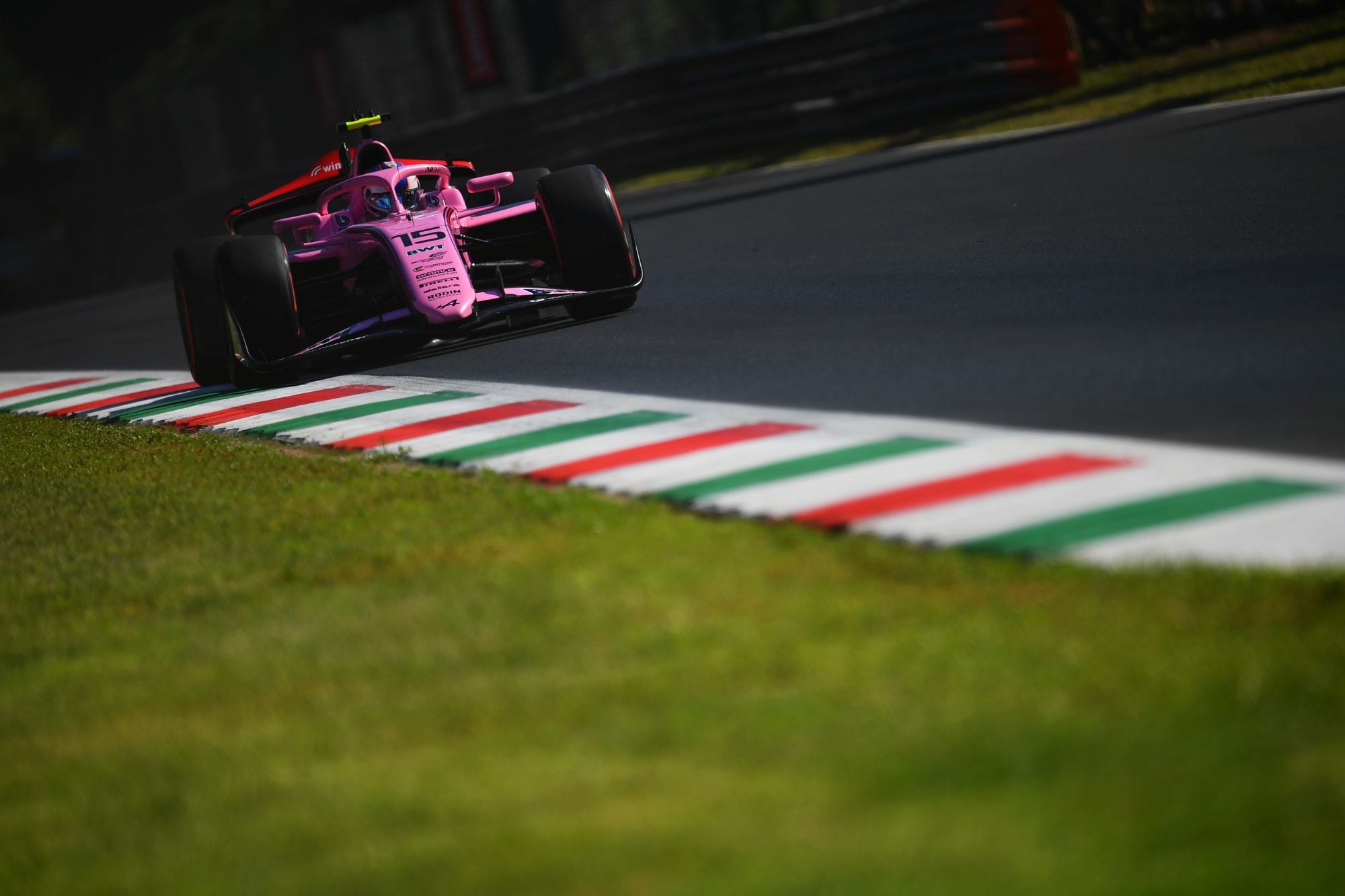 F2: Dunne lidera único treino livre na Itália. Câmara fica no top-10 Alexander Dunne