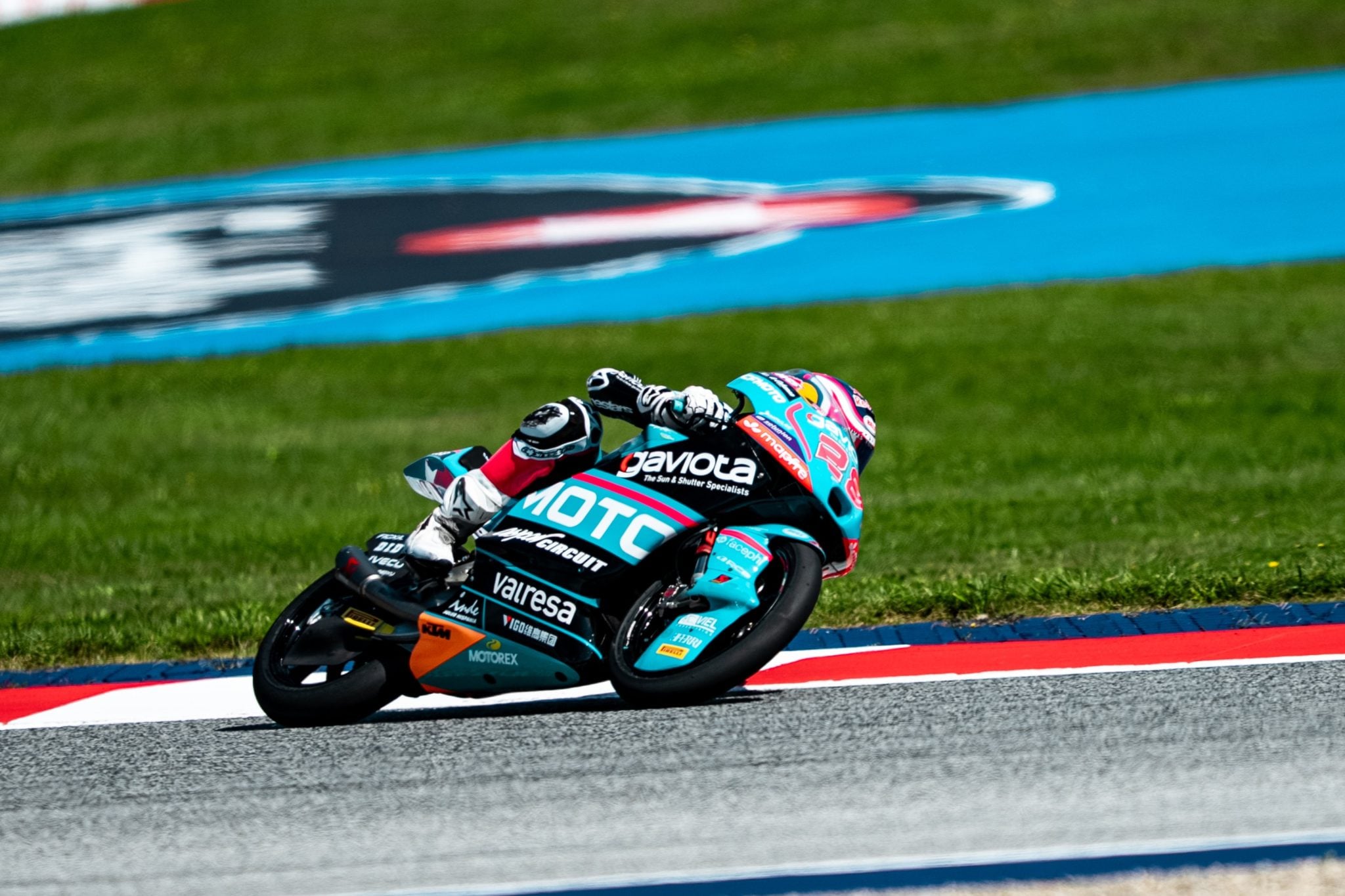 Moto3: Quiles vira líder após queda de Almansa e vence GP da Áustria Máximo Quiles