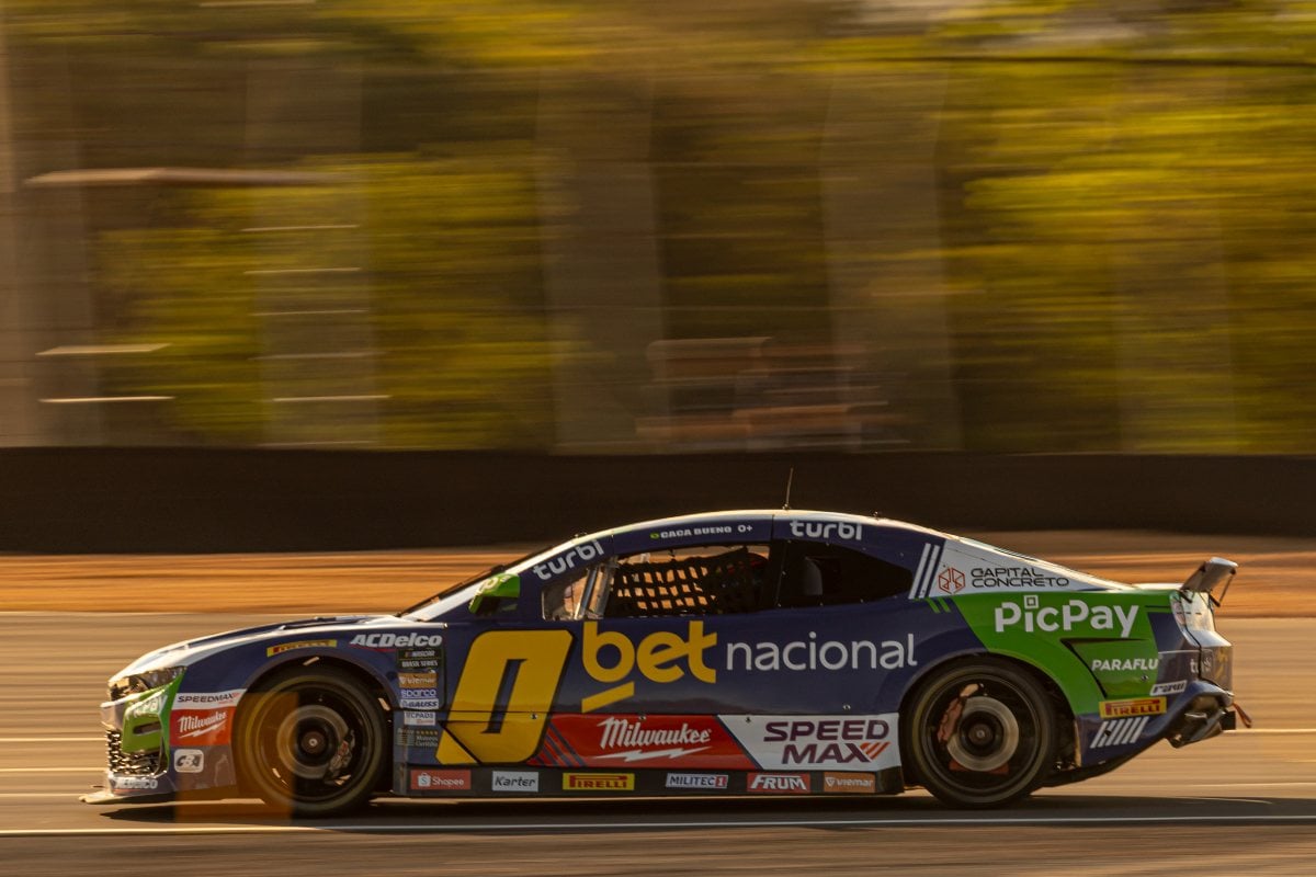Cacá Bueno encara dificuldades e larga na sexta fila da NASCAR Brasil em Curvelo