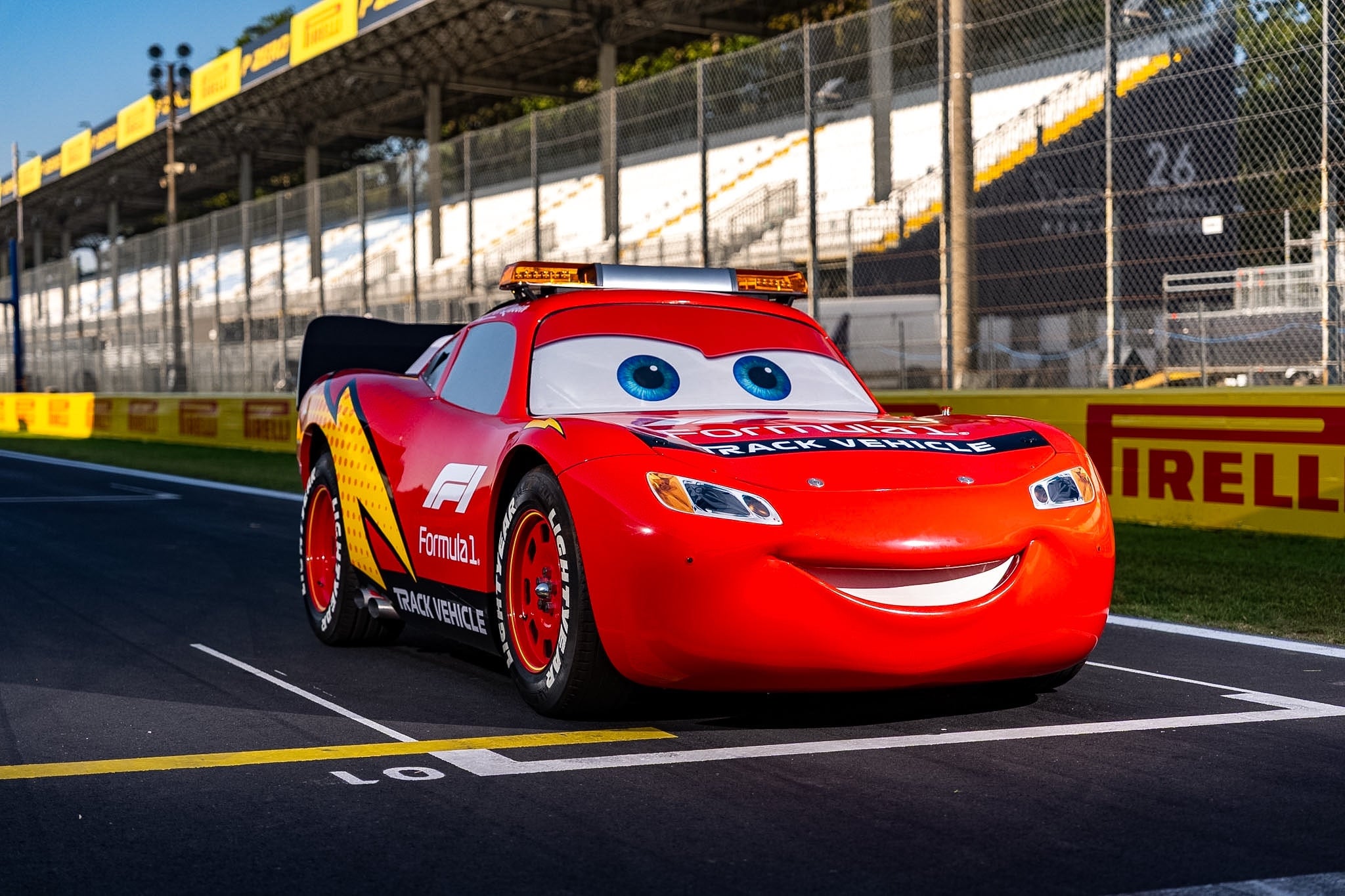 F1: Relâmpago McQueen, do filme Carros, marca presença no GP da Itália