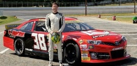 Gabriel Casagrande acelera em Bristol e disputa prova da NASCAR