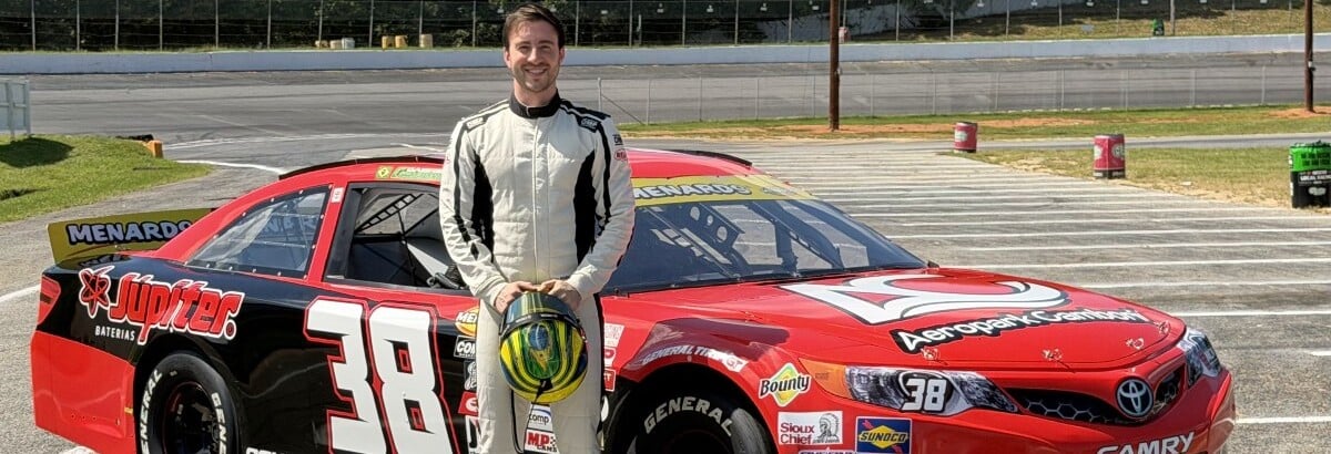 Gabriel Casagrande acelera em Bristol e disputa prova da NASCAR Gabriel Casagrande acelera em Bristol e disputa prova da NASCAR
