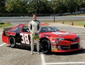Gabriel Casagrande acelera em Bristol e disputa prova da NASCAR