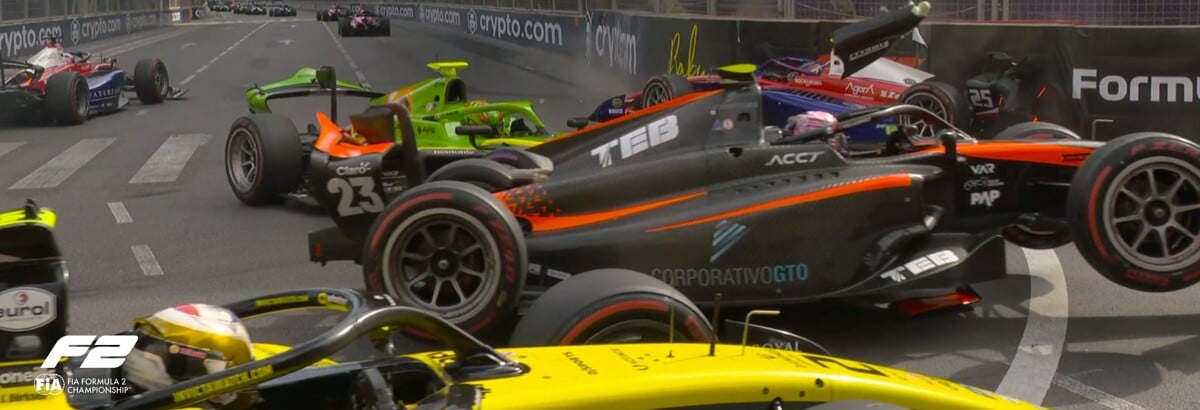 F2: Acidente múltiplo causa bandeira vermelha em corrida em Baku. Tsolov é um dos envolvidos F2: Acidente múltiplo causa bandeira vermelha em corrida em Baku. Tsolov é um dos envolvidos