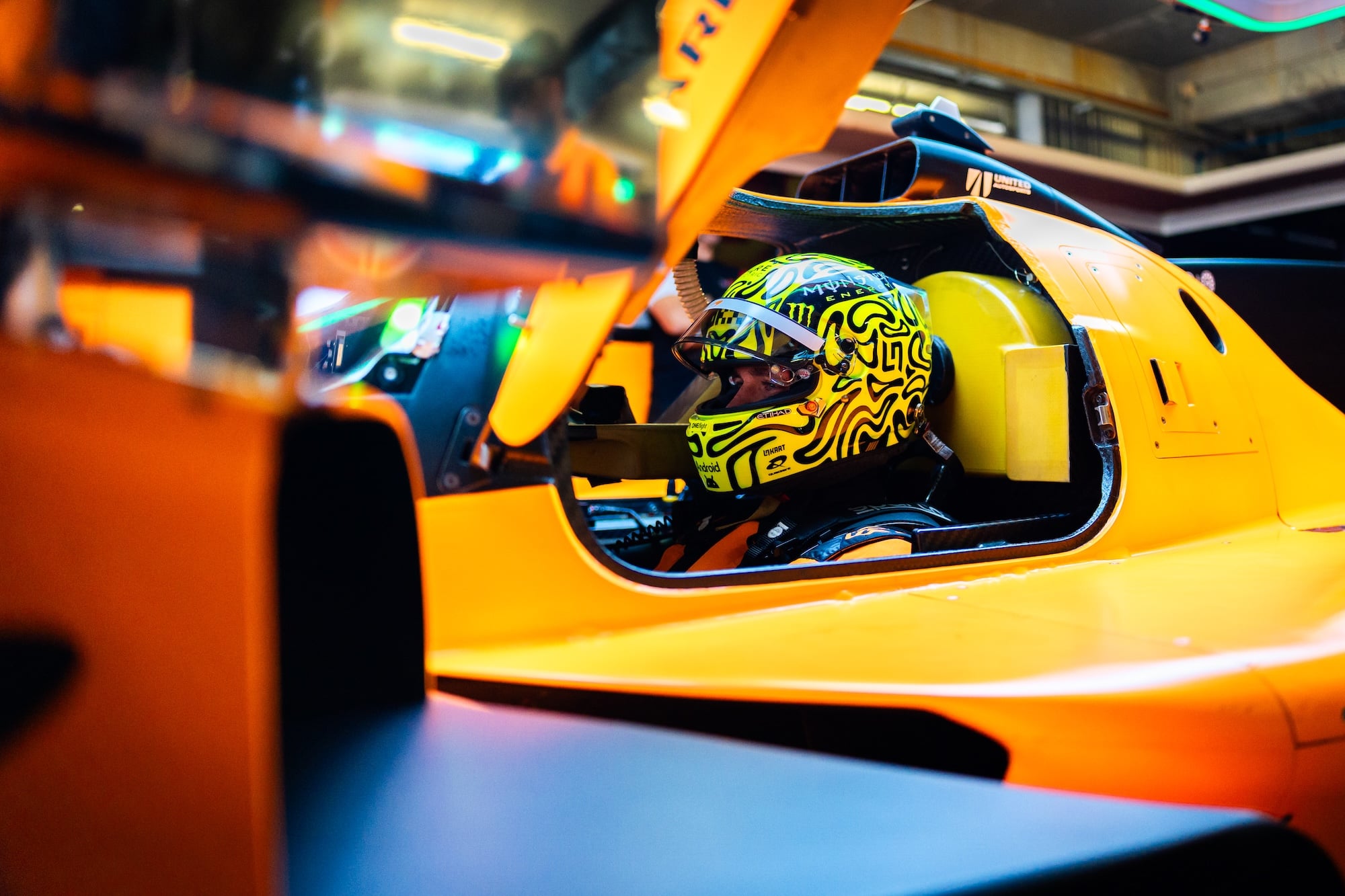 F1: McLaren anuncia nova parceria multianual de alta performance Lando Norris testa McLaren Hypercar