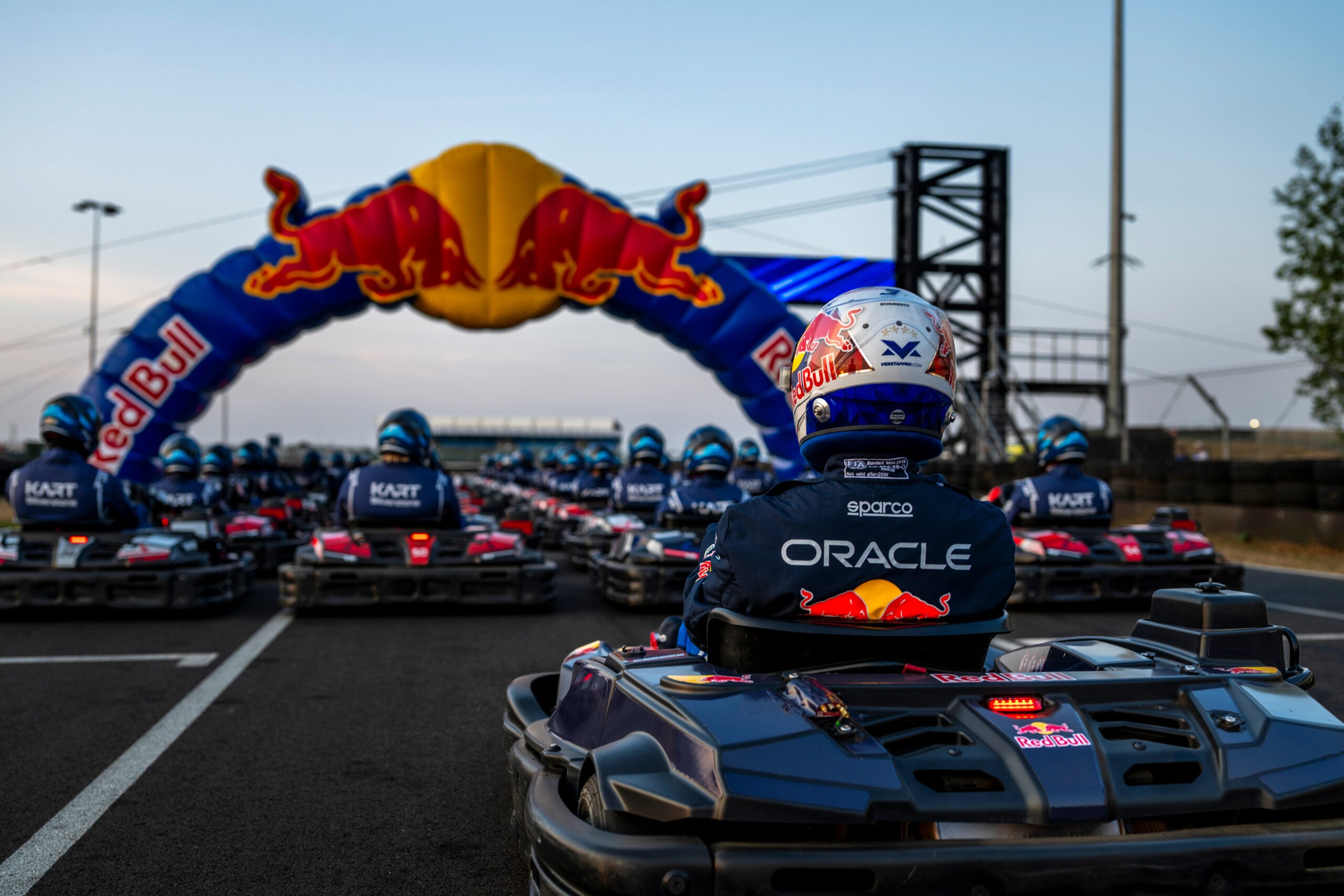 F1: Verstappen explica estratégia para sobreviver ao caos e vencer desafio em Silverstone F1: Verstappen explica estratégia para sobreviver ao caos e vencer desafio em Silverstone