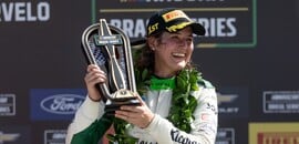 NASCAR Brasil: “Trabalho por esse sonho”, diz Tatiana Calderón após vitória histórica