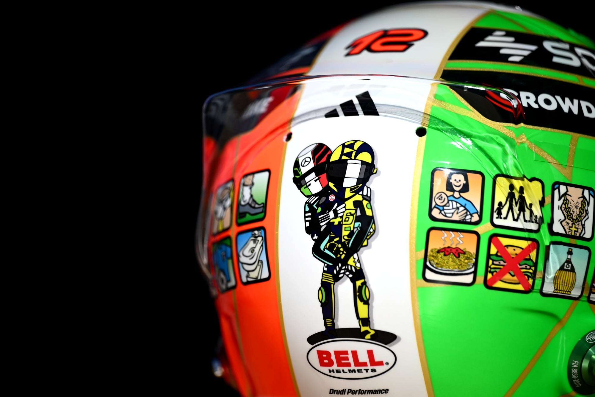 F1: Confira as imagens dos primeiros treinos do GP da Itália 2026 Helmet detail of Andrea Kimi Antonelli (ITA) Mercedes AMG Formula One Team.