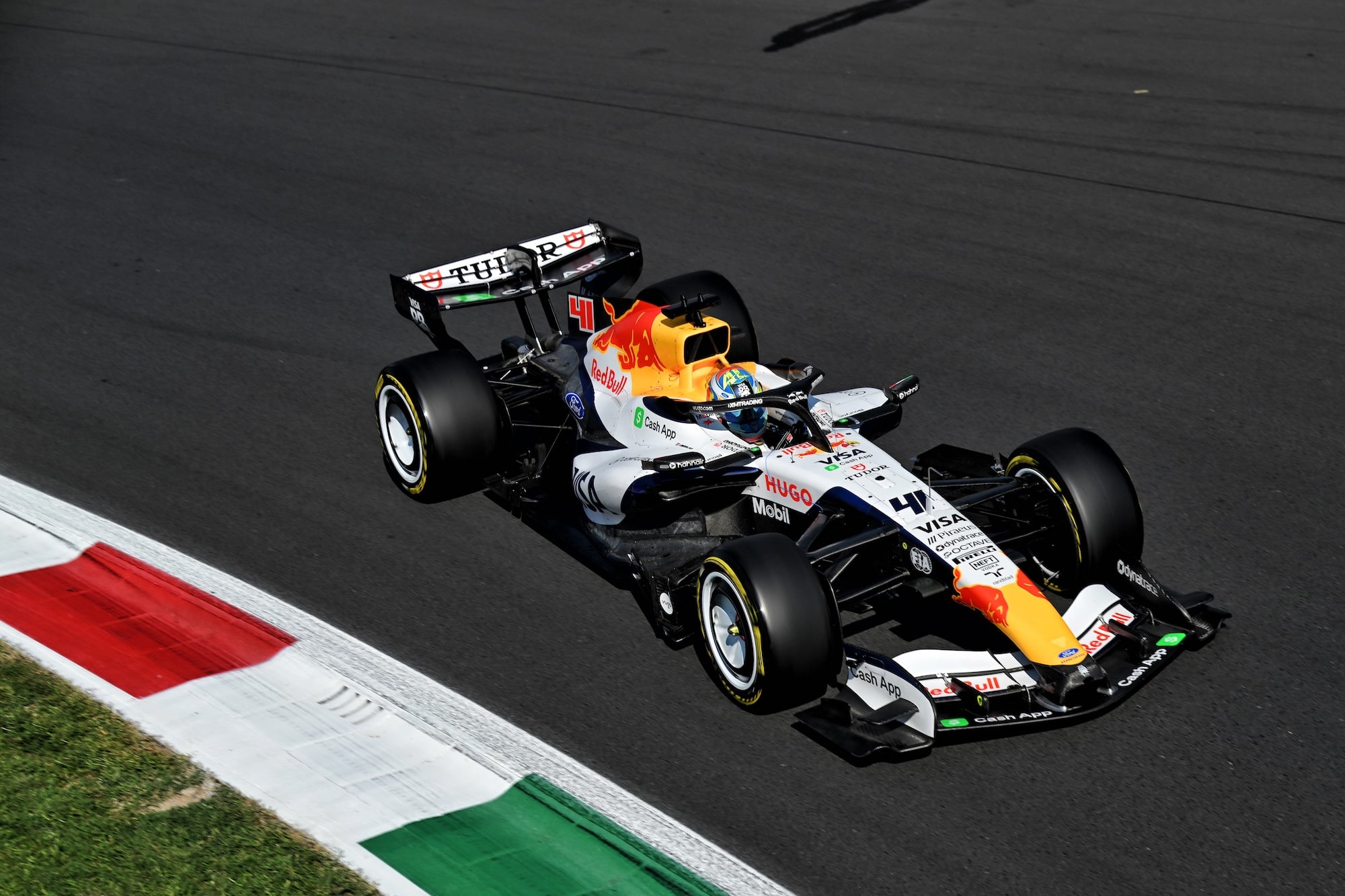 F1: Confira as imagens dos primeiros treinos do GP da Itália 2026 Arvid Lindblad (GBR) Racing Bulls Formula One Team VCARB 03.