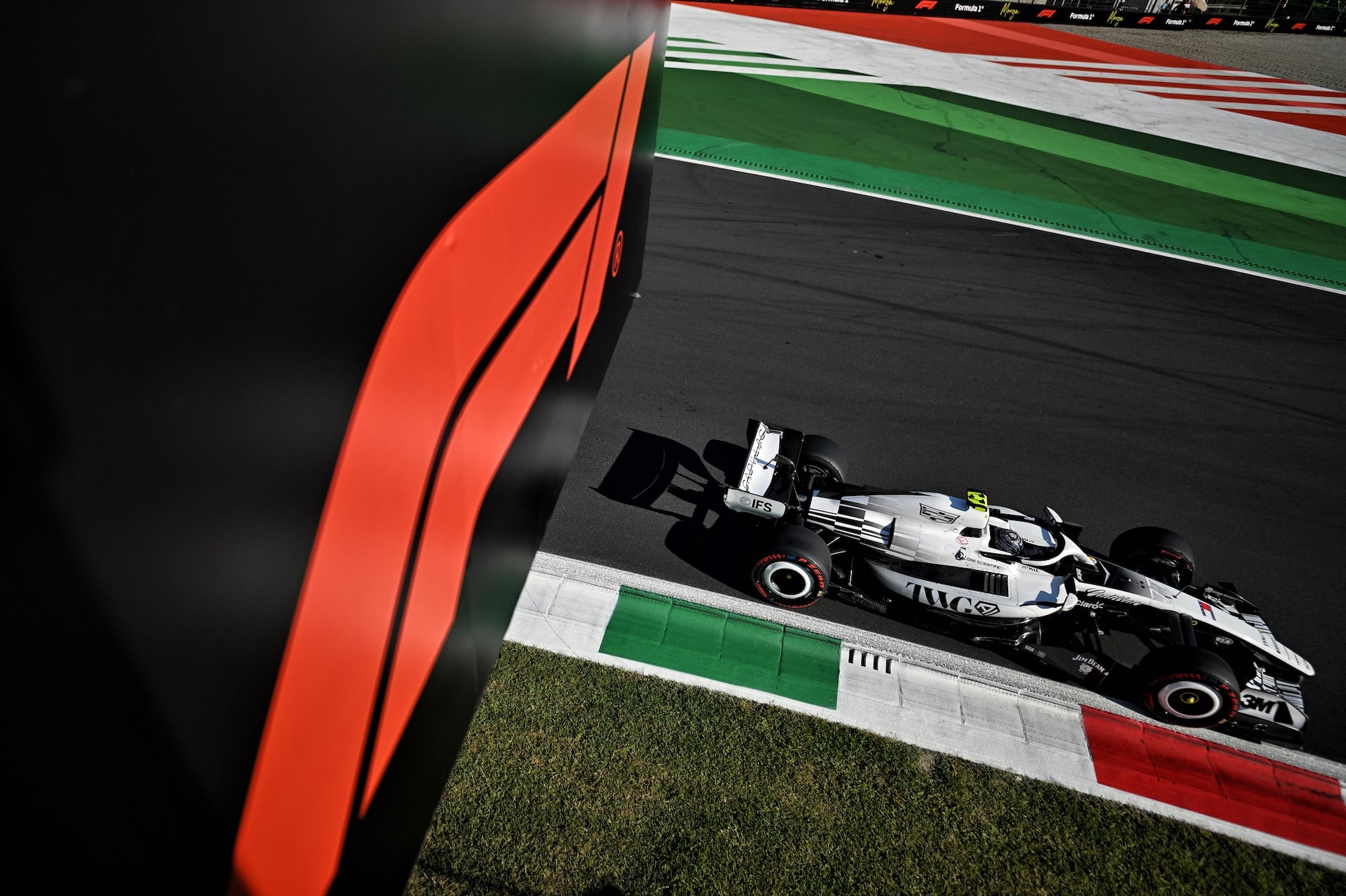 F1: Confira as imagens dos primeiros treinos do GP da Itália 2026 Valtteri Bottas (FIN) Cadillac Formula 1 Team MAC-26.