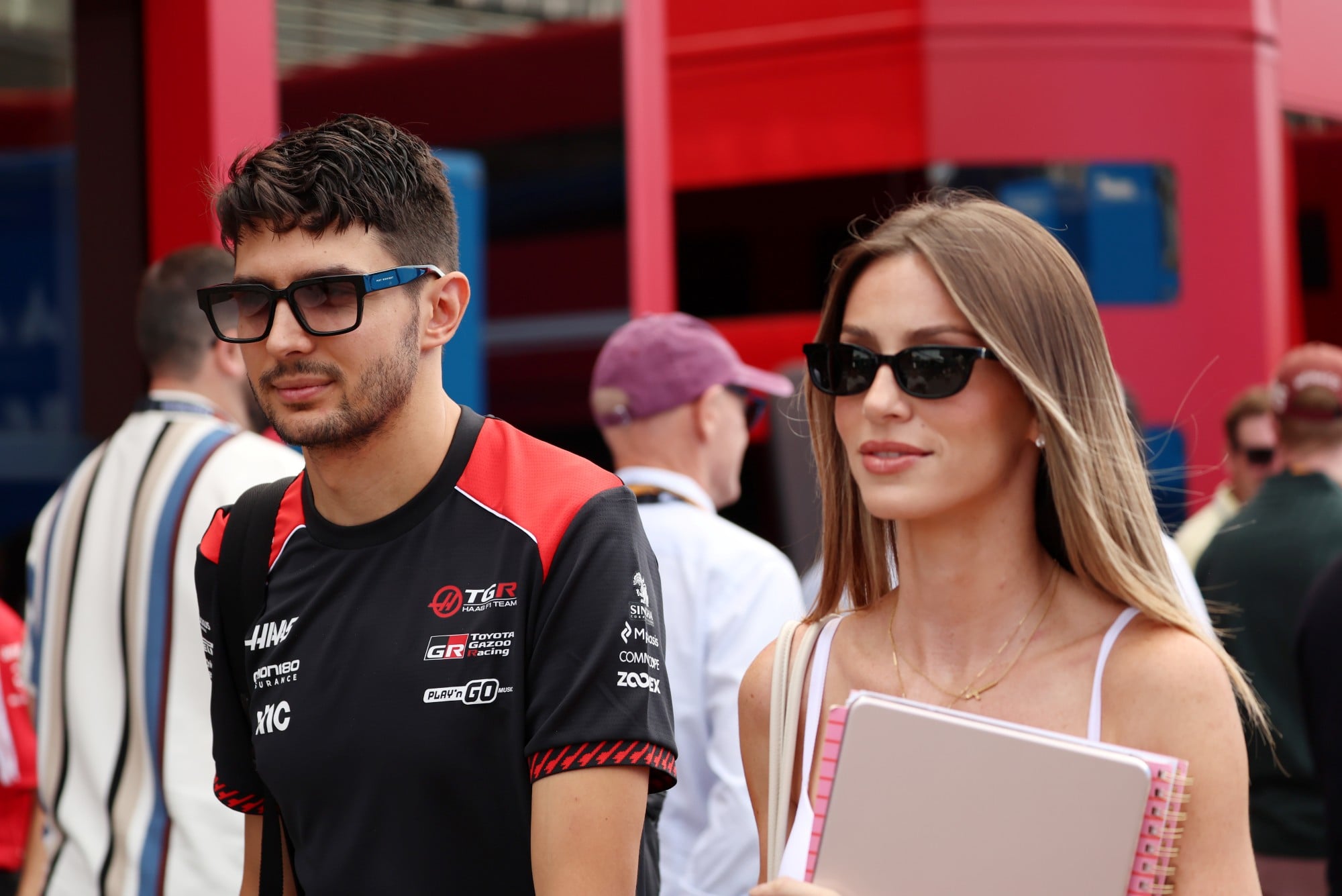 (L to R): Esteban Ocon (FRA) Haas F1 Team with his girlfriend Flavy Barla (FRA).