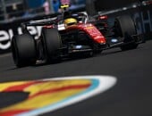 F1: Hamilton vê ritmo sólido, mas diz que classificação na Espanha “não terminou como esperado”