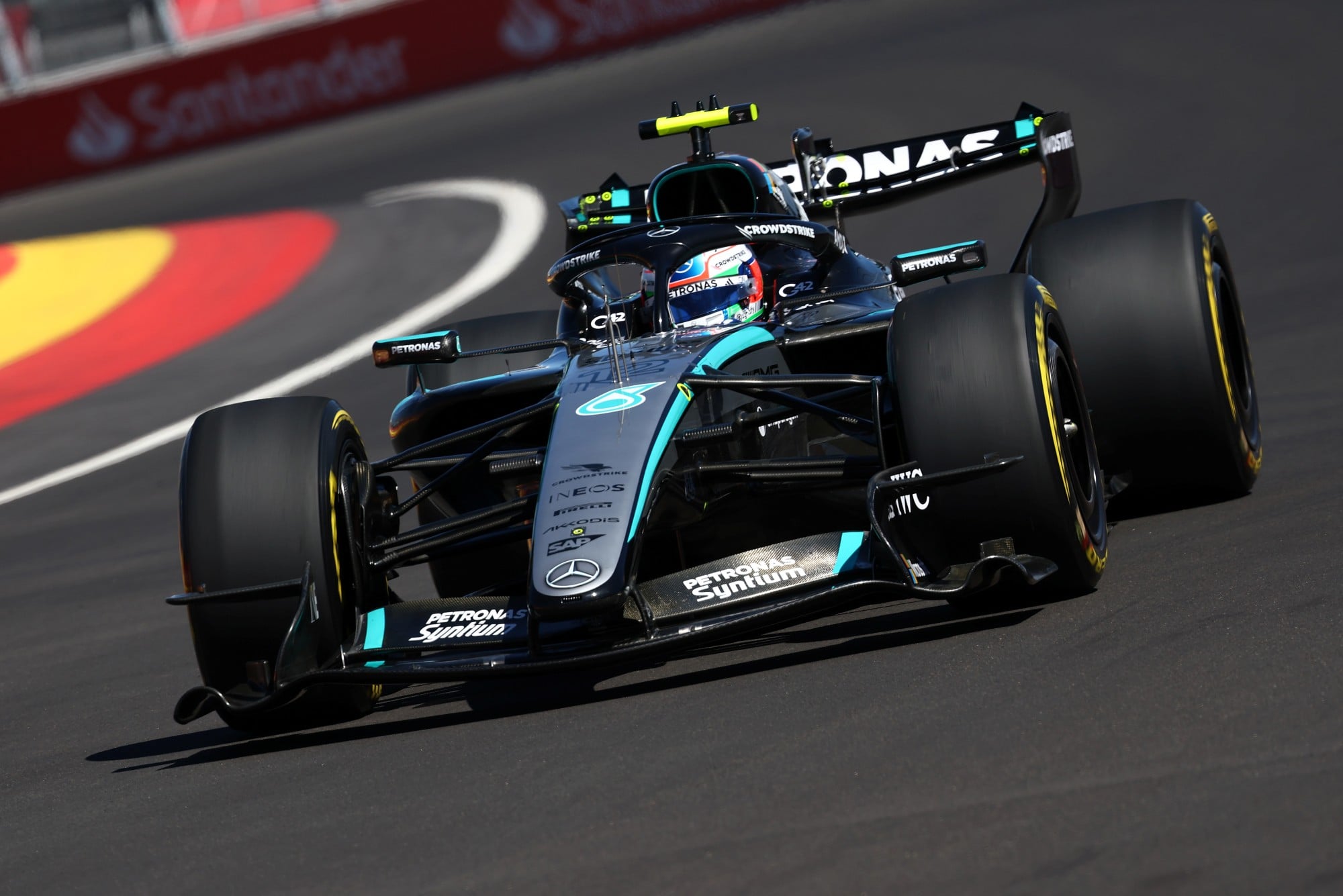 Confira as imagens desta sexta-feira da F1 no Madring Andrea Kimi Antonelli (ITA) Mercedes AMG Formula One Team W17.11.09.2026 Formula 1 World Championship, Rd 14, Spanish Grand Prix, Madrid, Spain, Practice Day.