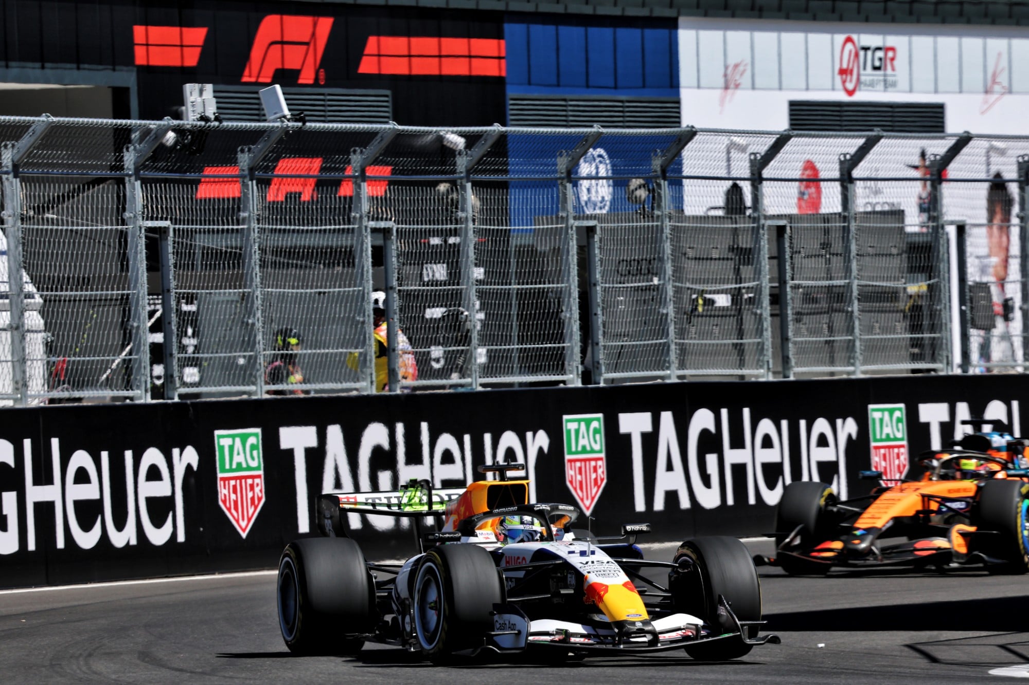 Confira as imagens desta sexta-feira da F1 no Madring Arvid Lindblad (GBR) Racing Bulls Formula One Team VCARB 03.