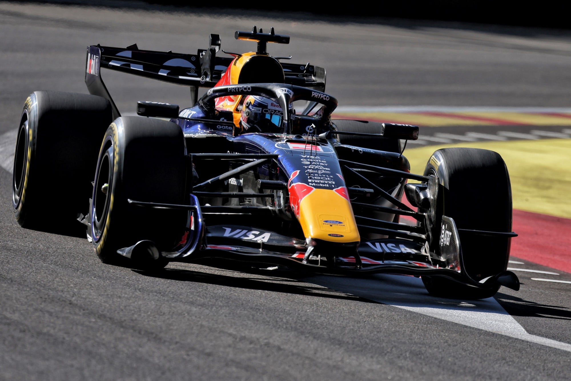 Confira as imagens desta sexta-feira da F1 no Madring Max Verstappen (NLD) Red Bull Racing RB22.