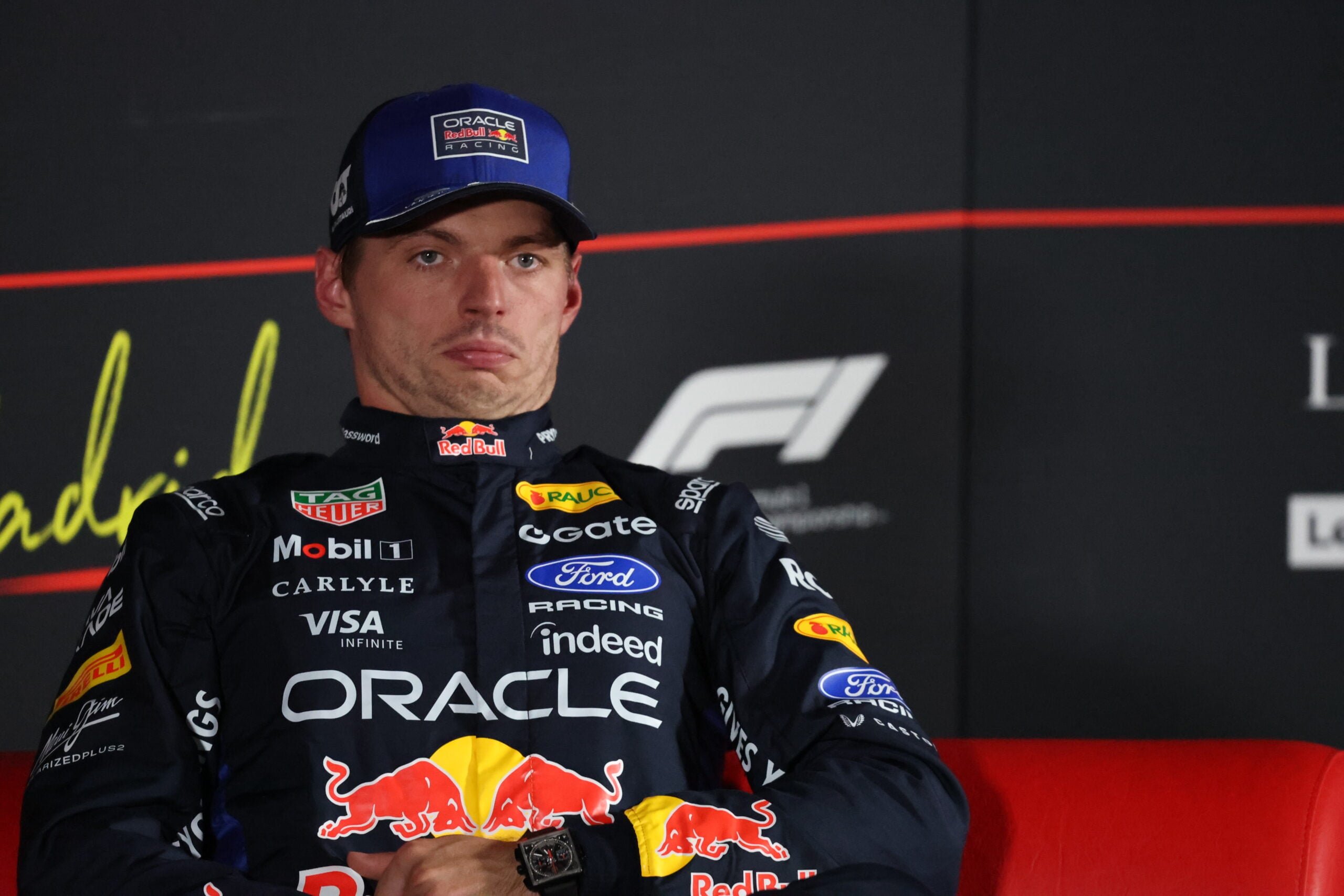F1: Confira a galeria de fotos deste sábado do GP da Espanha 2026 Max Verstappen (NLD) Red Bull Racing in the post qualifying FIA Press Conference.
