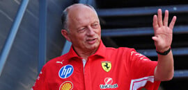 F1: Vasseur reforça que Ferrari instruiu ambos pilotos a pararem no VSC: “Não culpem a equipe”