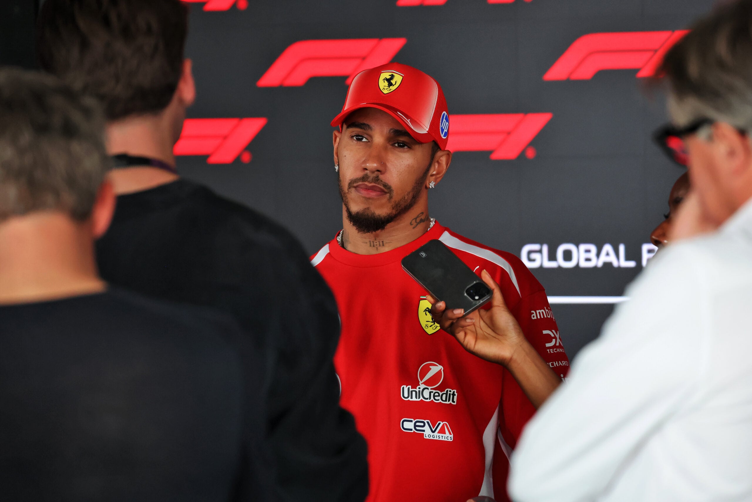 F1: Hamilton leva apenas advertência por incidente com Lawson no TL2 em Baku Lewis Hamilton (GBR) Scuderia Ferrari.