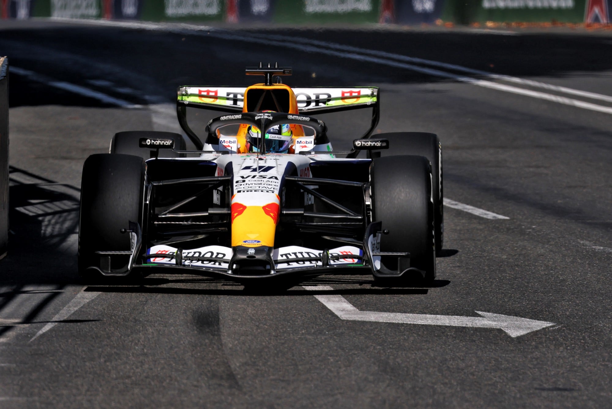 F1: Confira as imagens desta sexta-feira da F1 em Baku Arvid Lindblad (GBR) Racing Bulls Formula One Team VCARB 03.