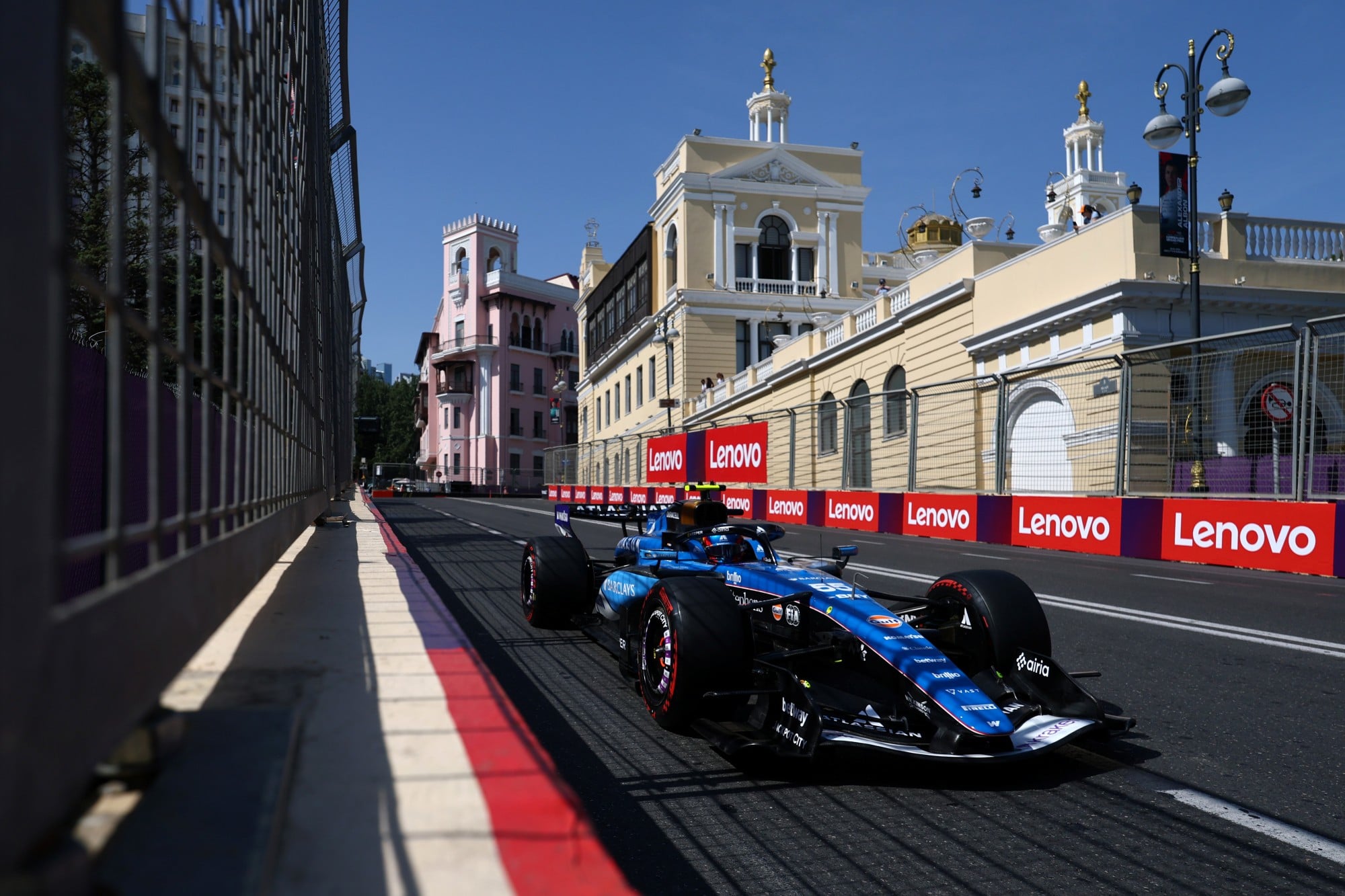 F1: Confira as imagens desta sexta-feira da F1 em Baku Carlos Sainz (ESP) Williams F1 Team FW48.