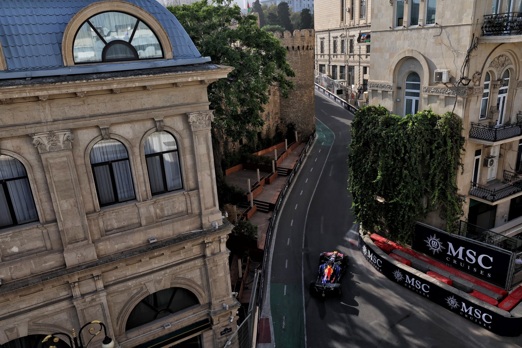 F1: Confira as imagens desta sexta-feira da F1 em Baku Max Verstappen (NLD) Red Bull Racing RB22.