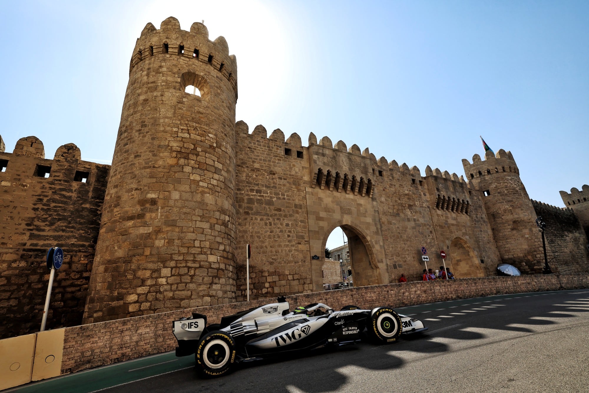 F1: Cadillac aposta em atualizações para tentar reagir em Baku Sergio Perez (MEX) Cadillac Formula 1 Team MAC-26.