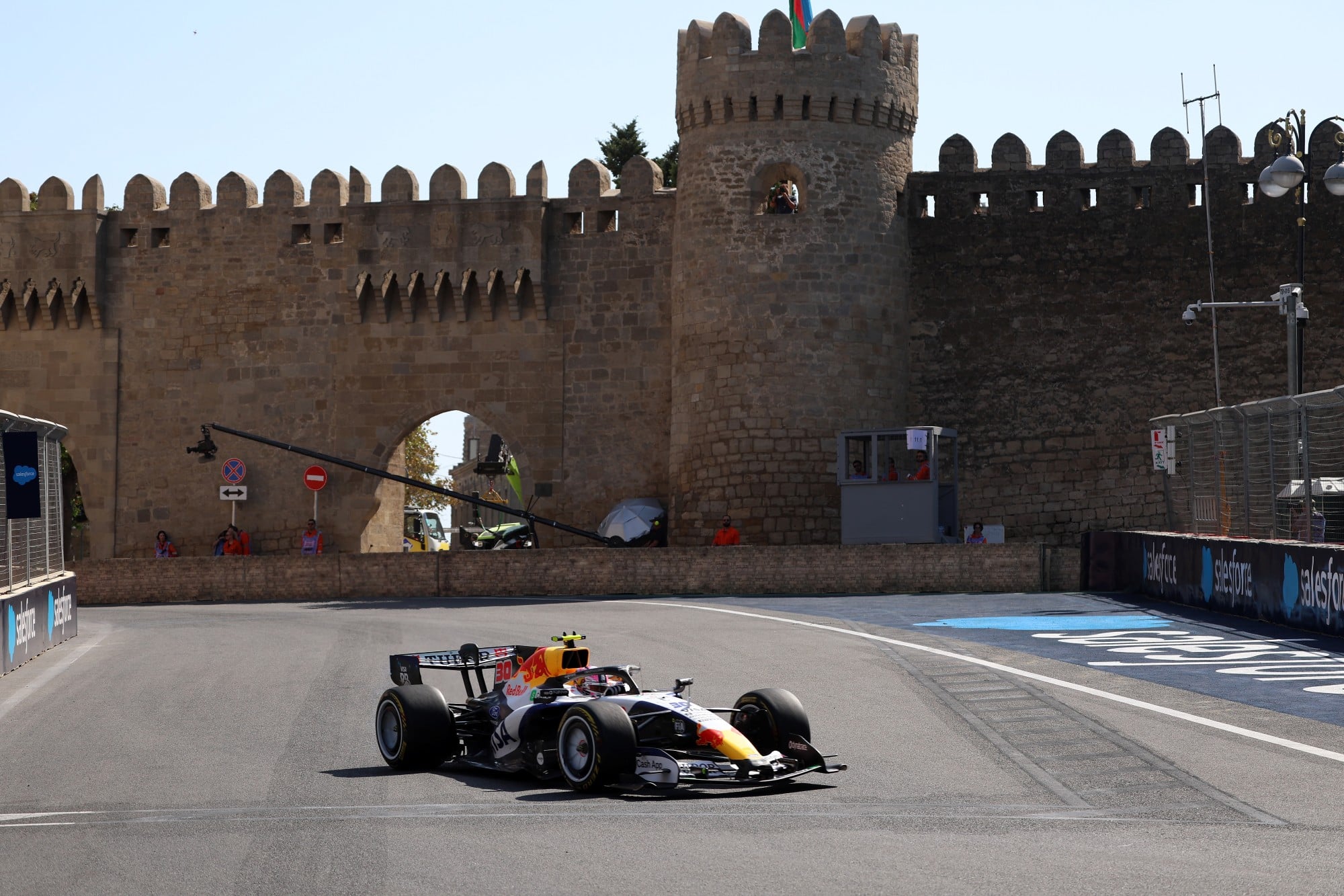F1: Confira as imagens desta sexta-feira da F1 em Baku Liam Lawson (NZL) Racing Bulls Formula One Team VCARB 03.