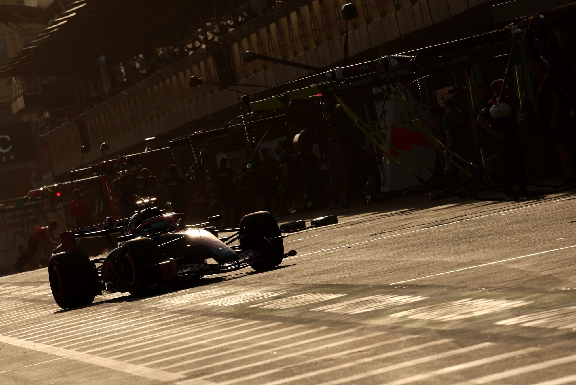 F1: Confira as imagens desta sexta-feira da F1 em Baku Pierre Gasly (FRA) Alpine F1 Team A526 in the pits.