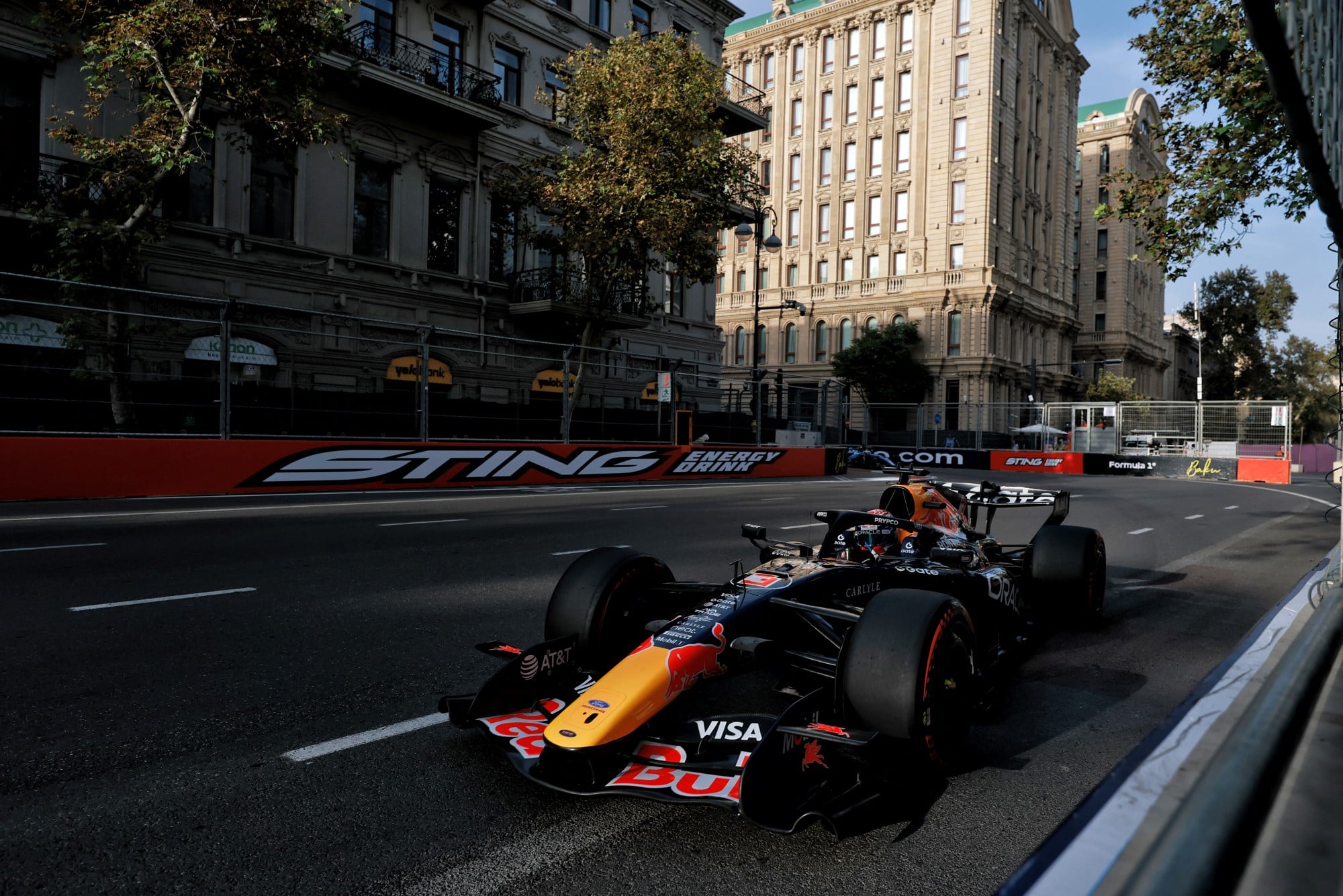 F1: Apesar de problema de Verstappen, Red Bull acredita em pódio Max Verstappen (NLD) Red Bull Racing RB22.