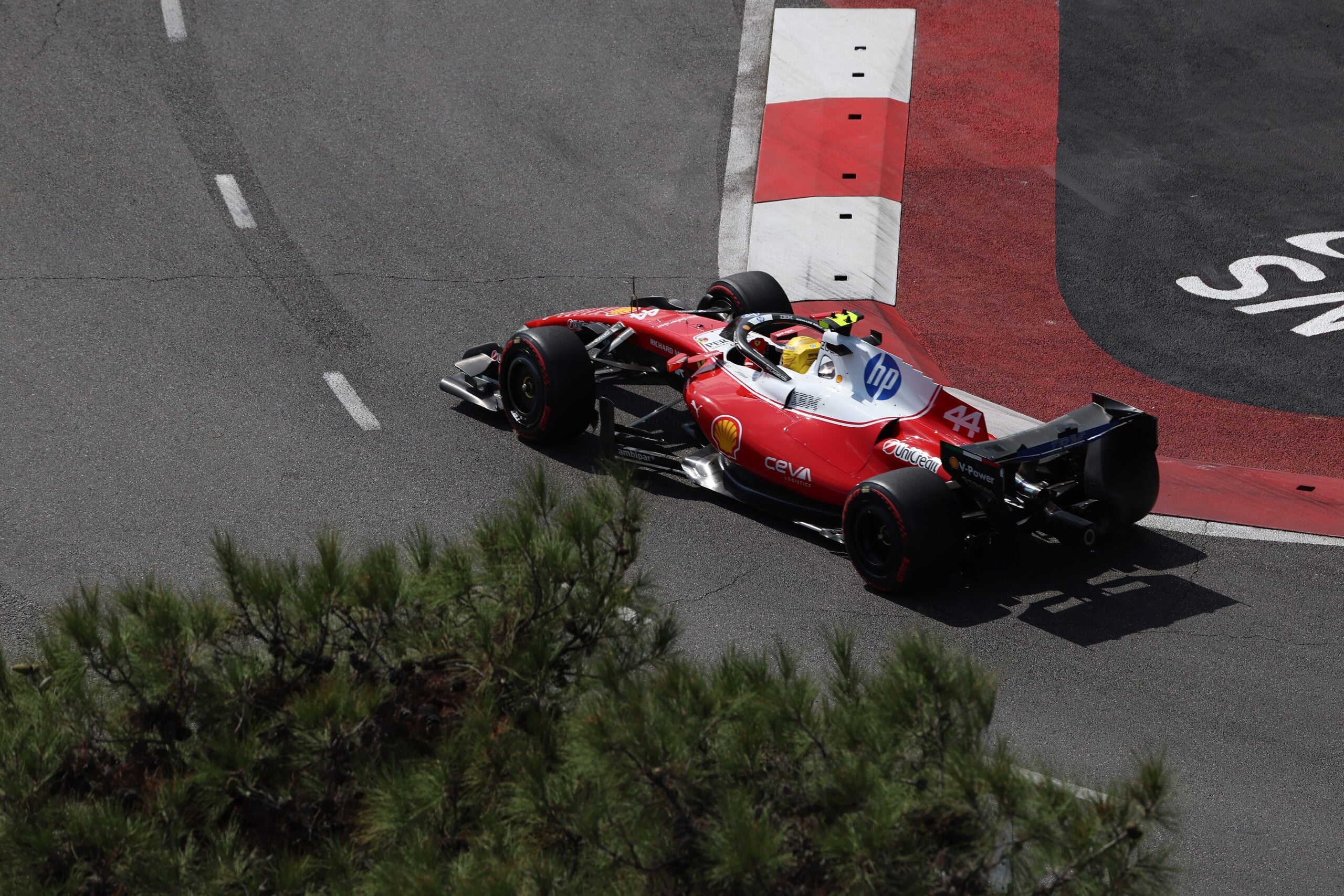 F1: Confira as imagens desta sexta-feira do GP do Azerbaijão 2026 Lewis Hamilton (GBR) Scuderia Ferrari SF-26.