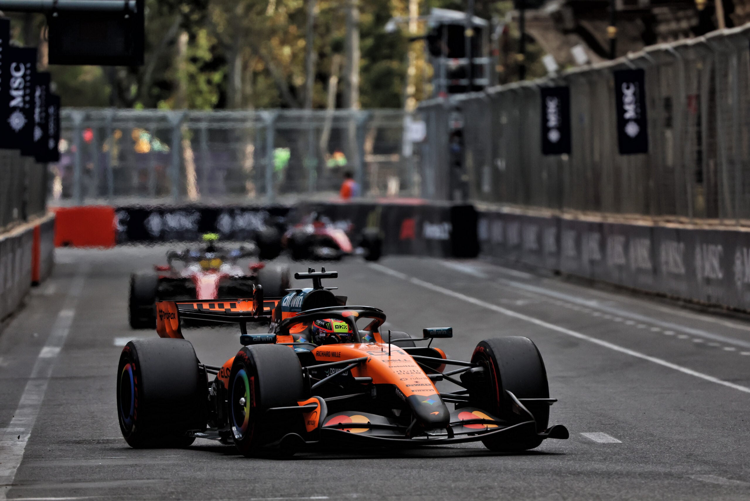 F1: Confira as imagens desta sexta-feira do GP do Azerbaijão 2026 Oscar Piastri (AUS) McLaren F1 Team MCL40.