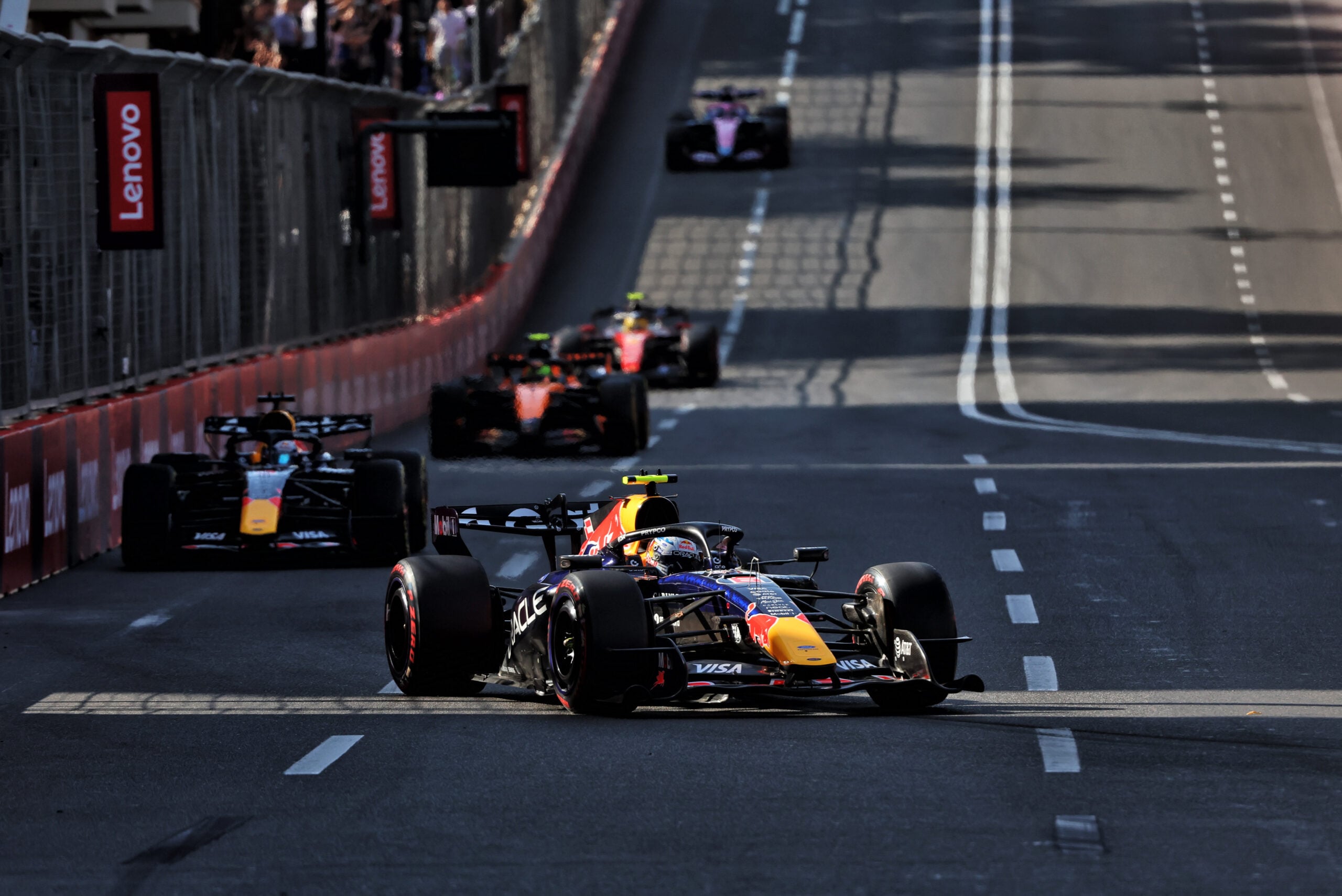 F1: Mekies elogia desempenho "excepcional" de Hadjar no GP do Azerbaijão Isack Hadjar (FRA) Red Bull Racing RB22.