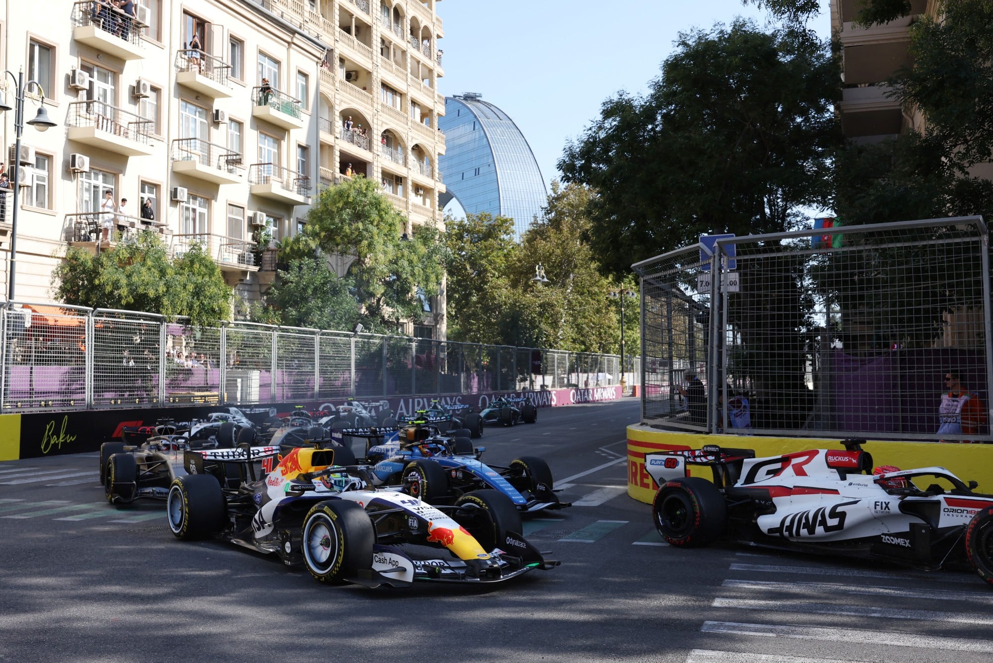 F1: Confira as fotos do GP do Azerbaijão 2026 Arvid Lindblad (GBR) Racing Bulls Formula One Team VCARB 03 at the start of the race.