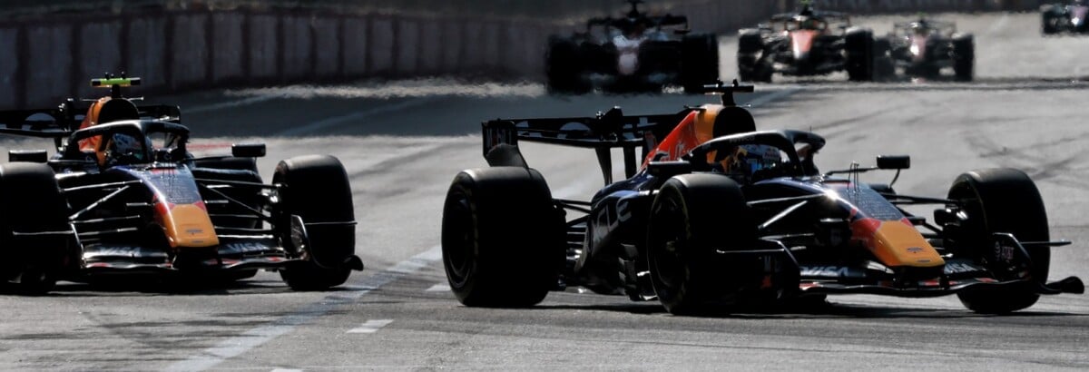 F1: Villeneuve defende estratégia da Red Bull em não aplicar ordens de equipe em Baku F1: Villeneuve defende estratégia da Red Bull em não aplicar ordens de equipe em Baku