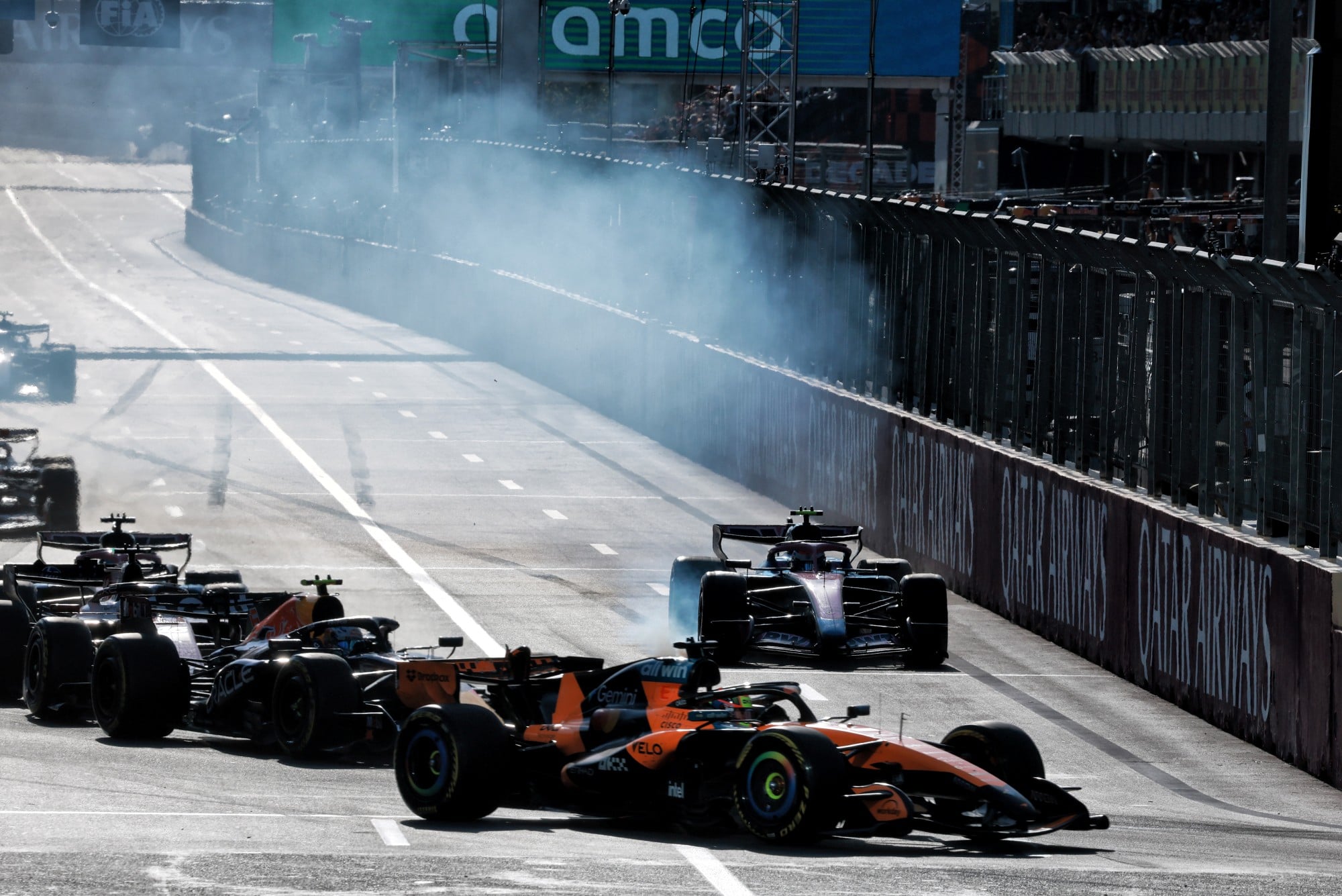 F1: Confira as fotos do GP do Azerbaijão 2026 Franco Colapinto (ARG) Alpine F1 Team A526 locks up under braking.