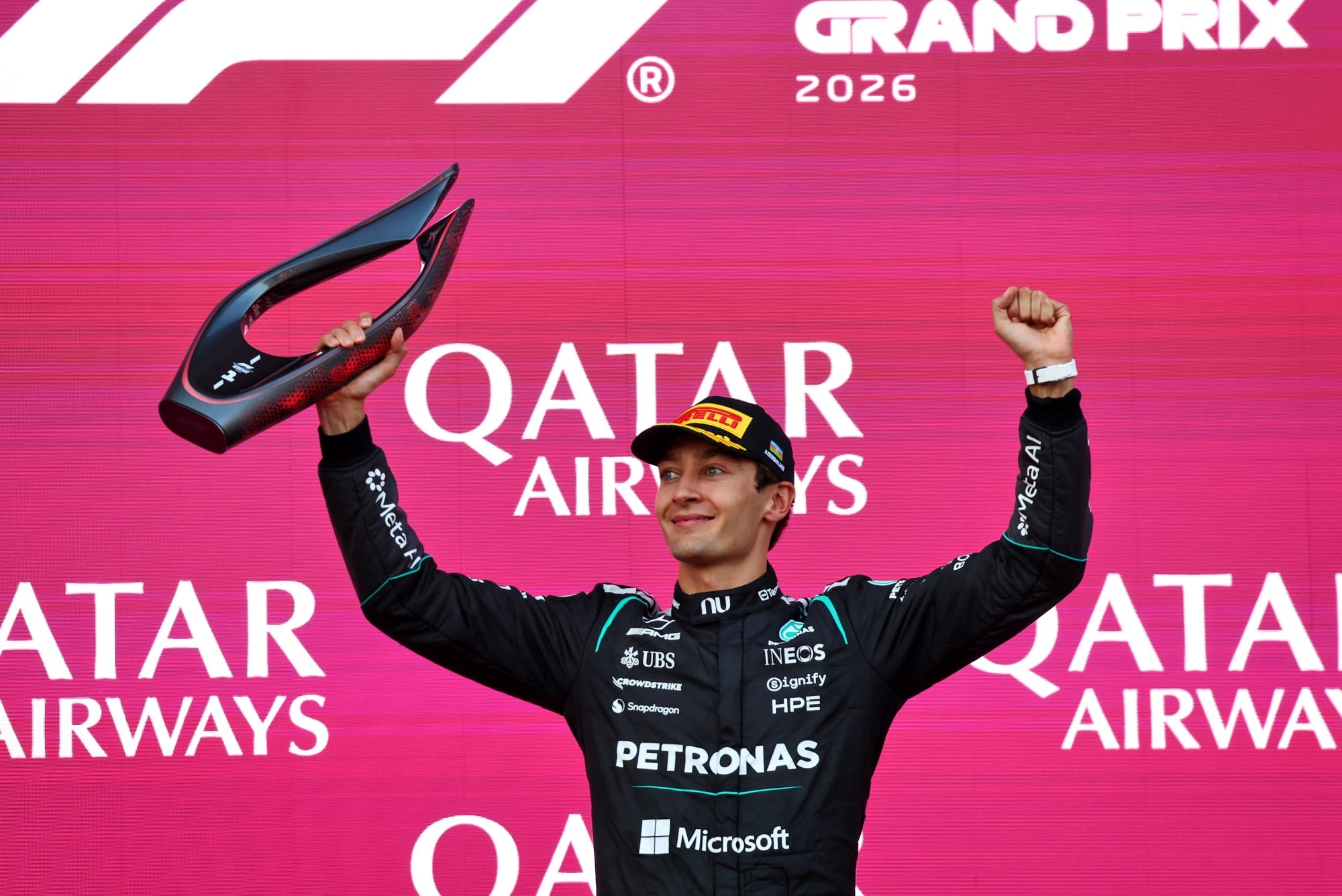 F1: Confira as fotos do GP do Azerbaijão 2026 Race winner George Russell (GBR) Mercedes AMG Formula One Team celebrates on the podium.