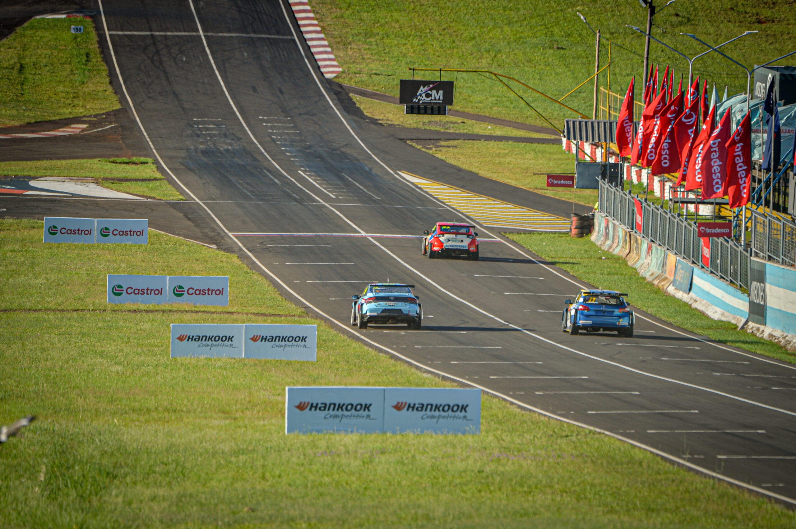 Girolami supera Trappa e lidera segundo treino do TCR South America em Posadas