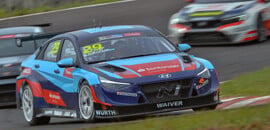 Girolami escala pelotão e vence a 100ª prova da história do TCR South America